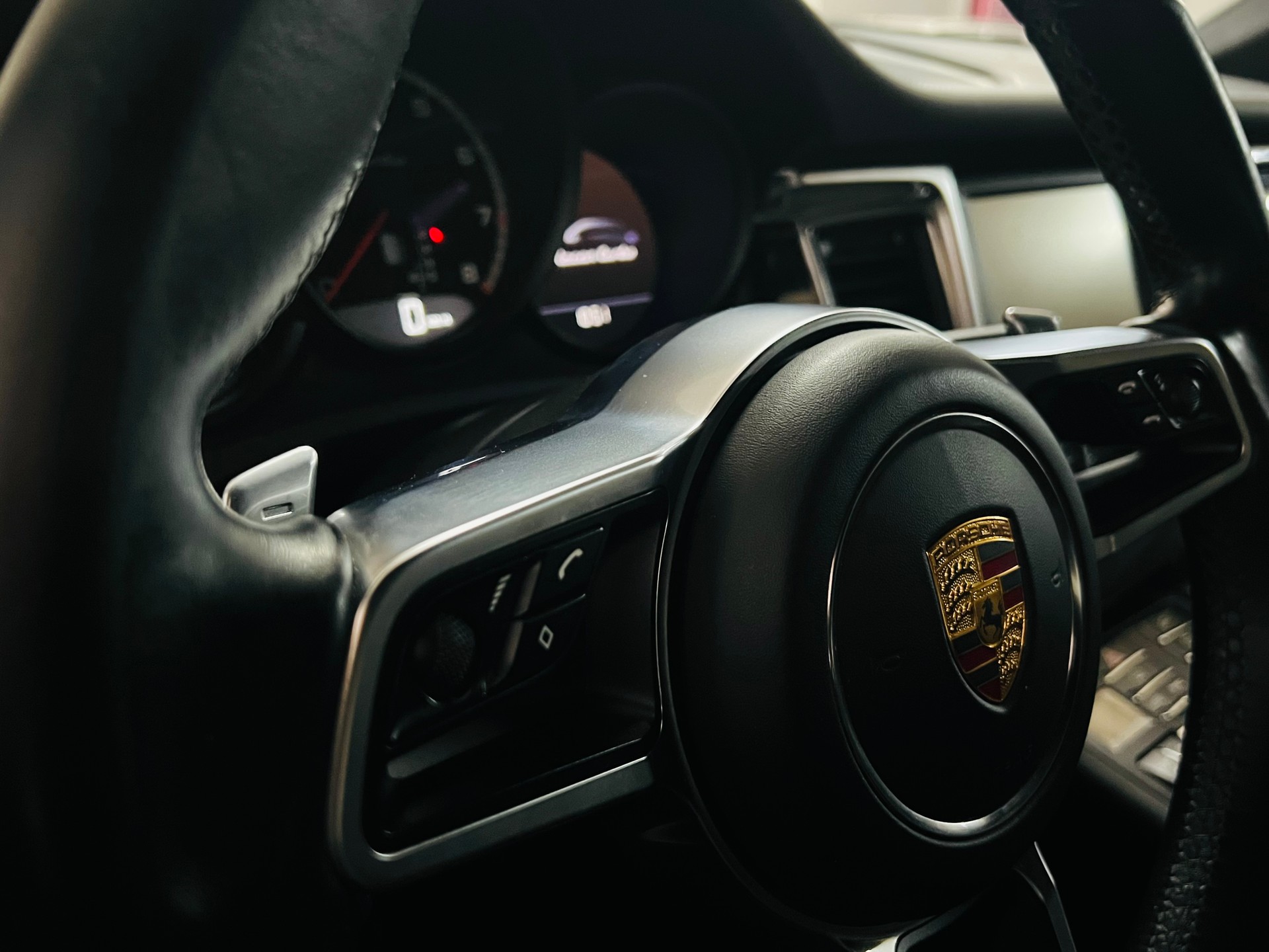 PORSCHE Macan Turbo PDK-image-9