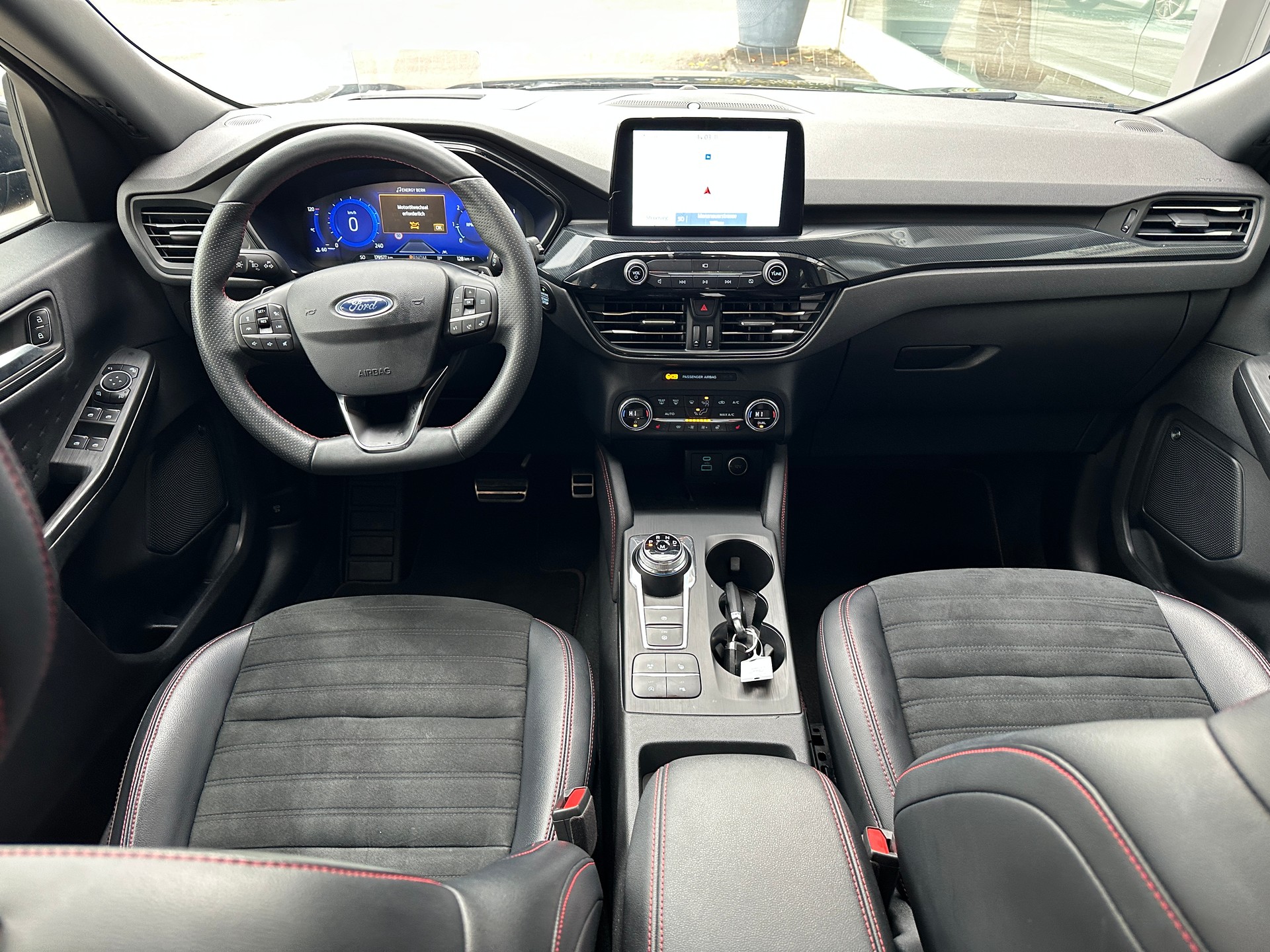 FORD Kuga 2.0 TDCi EcoBlue ST-Line X 4WD-image-14