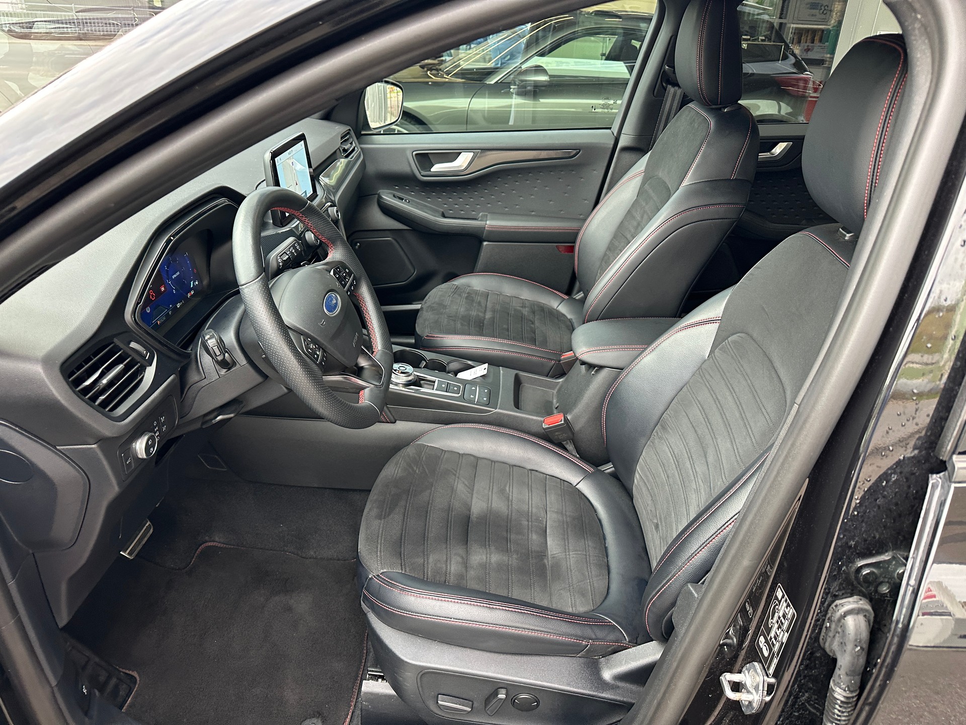 FORD Kuga 2.0 TDCi EcoBlue ST-Line X 4WD-image-15