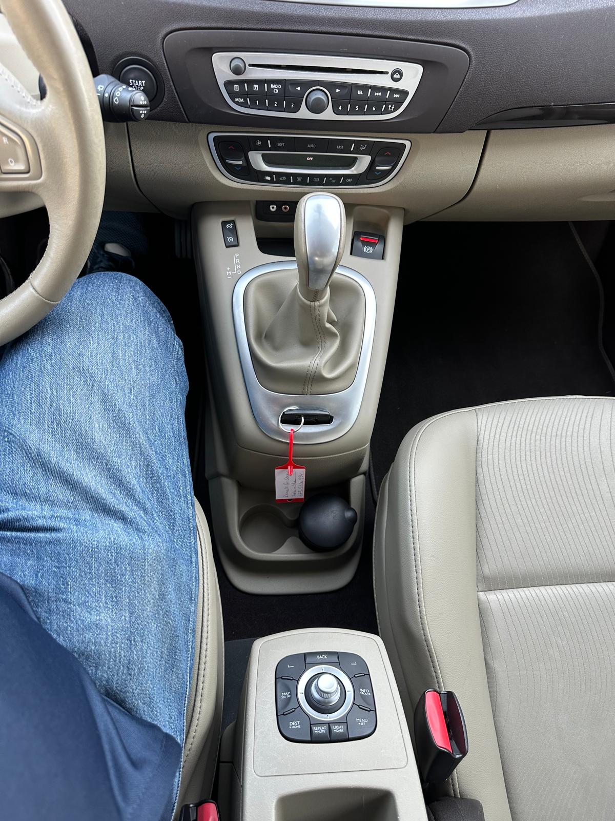 RENAULT Grand Scénic 2.0 16V Expression X-Tronic CVT-image-8