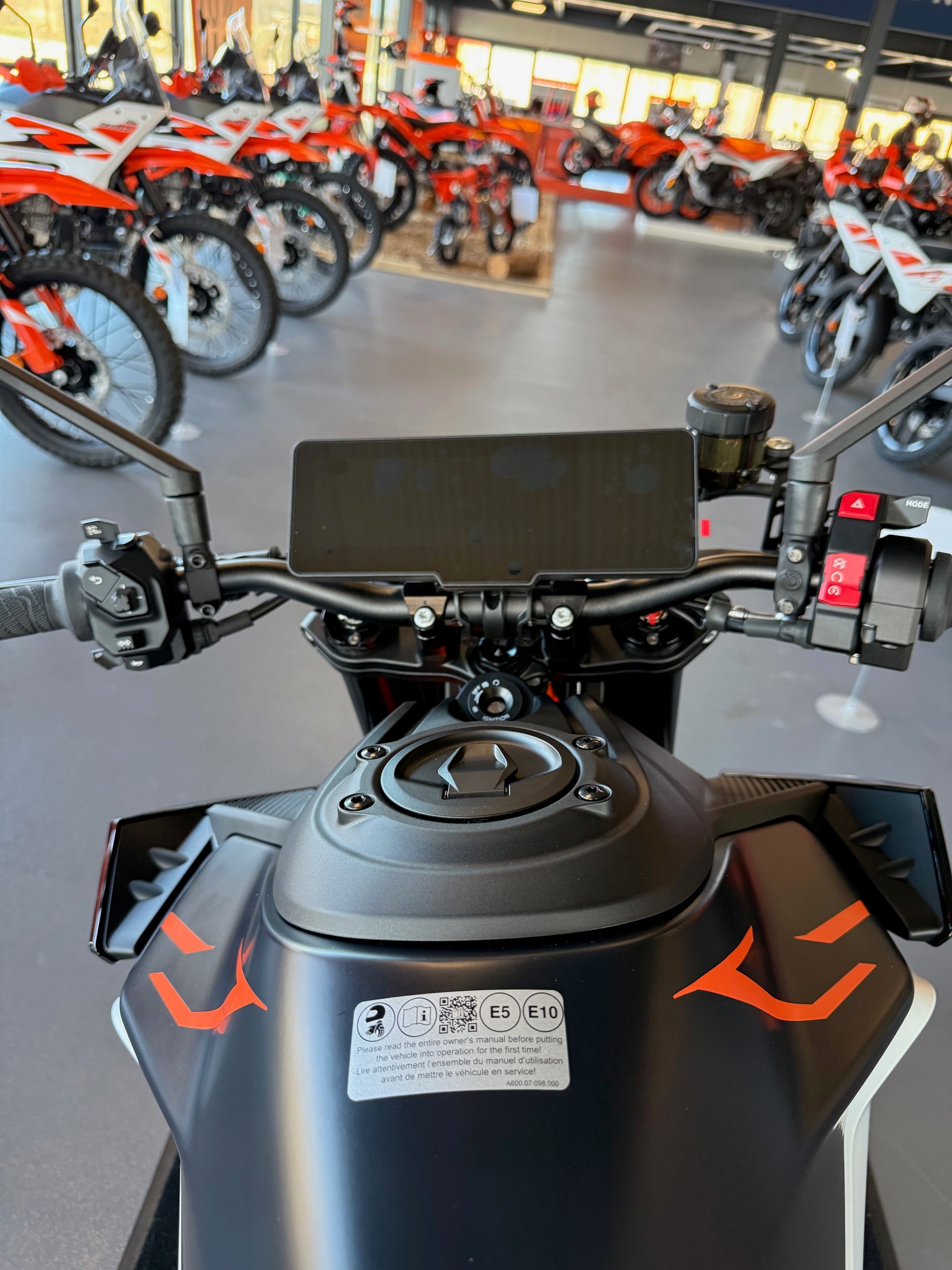 KTM 990 Duke R 2026-image-4