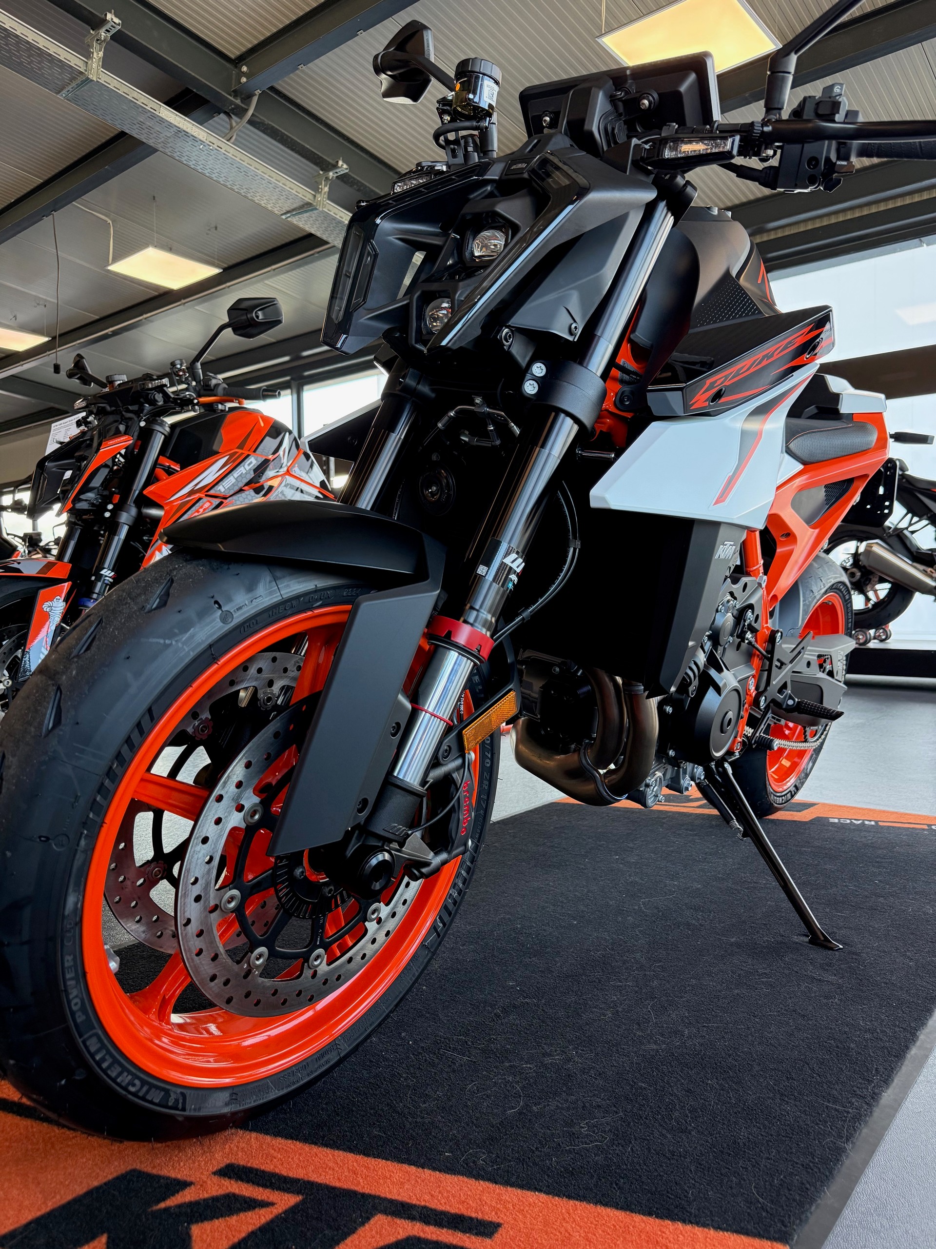 KTM 990 Duke R 2026-image-8