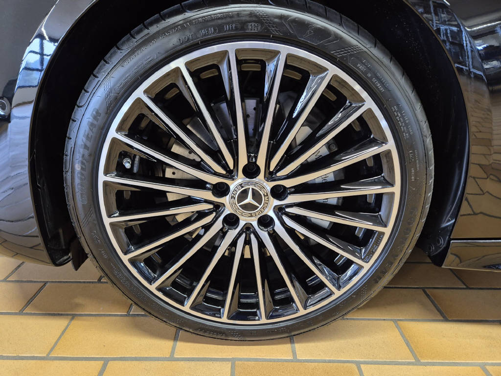 MERCEDES-BENZ C 200 4Matic AMG Line-image-15