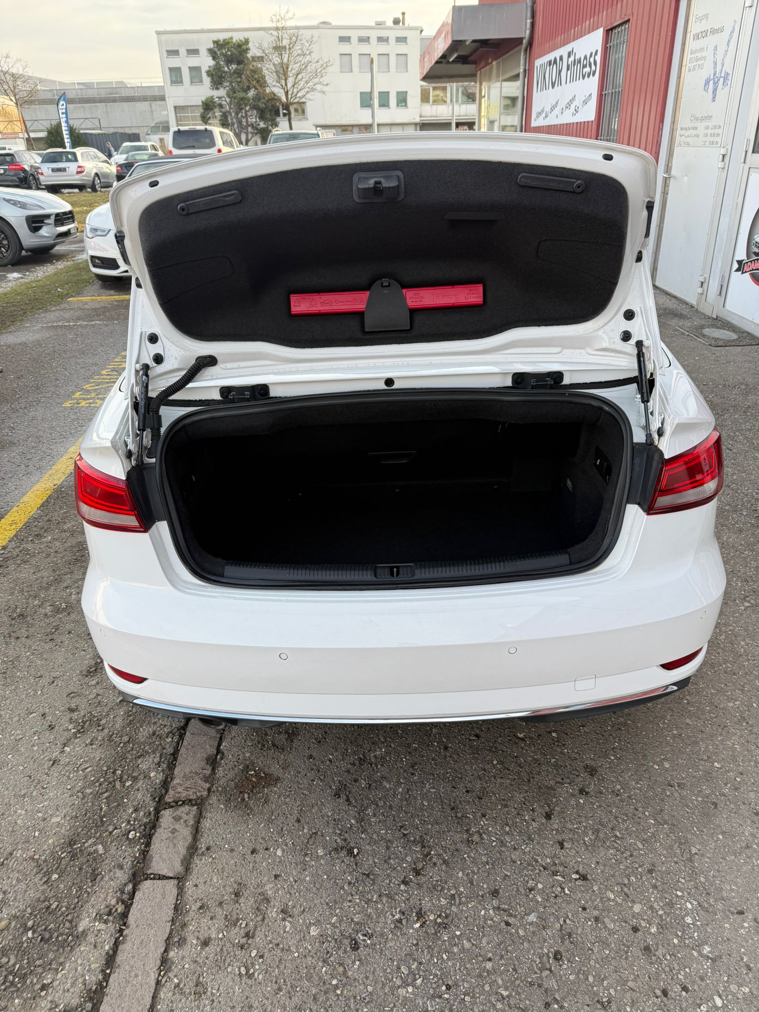 AUDI A3 Cabriolet 1.6 TDI Design-image-6