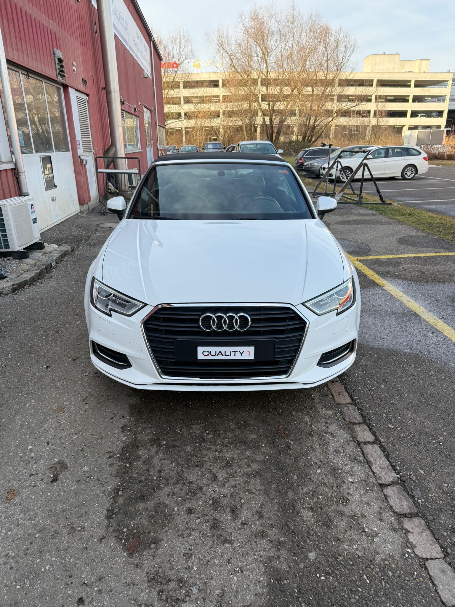 AUDI A3 Cabriolet 1.6 TDI Design-image-0
