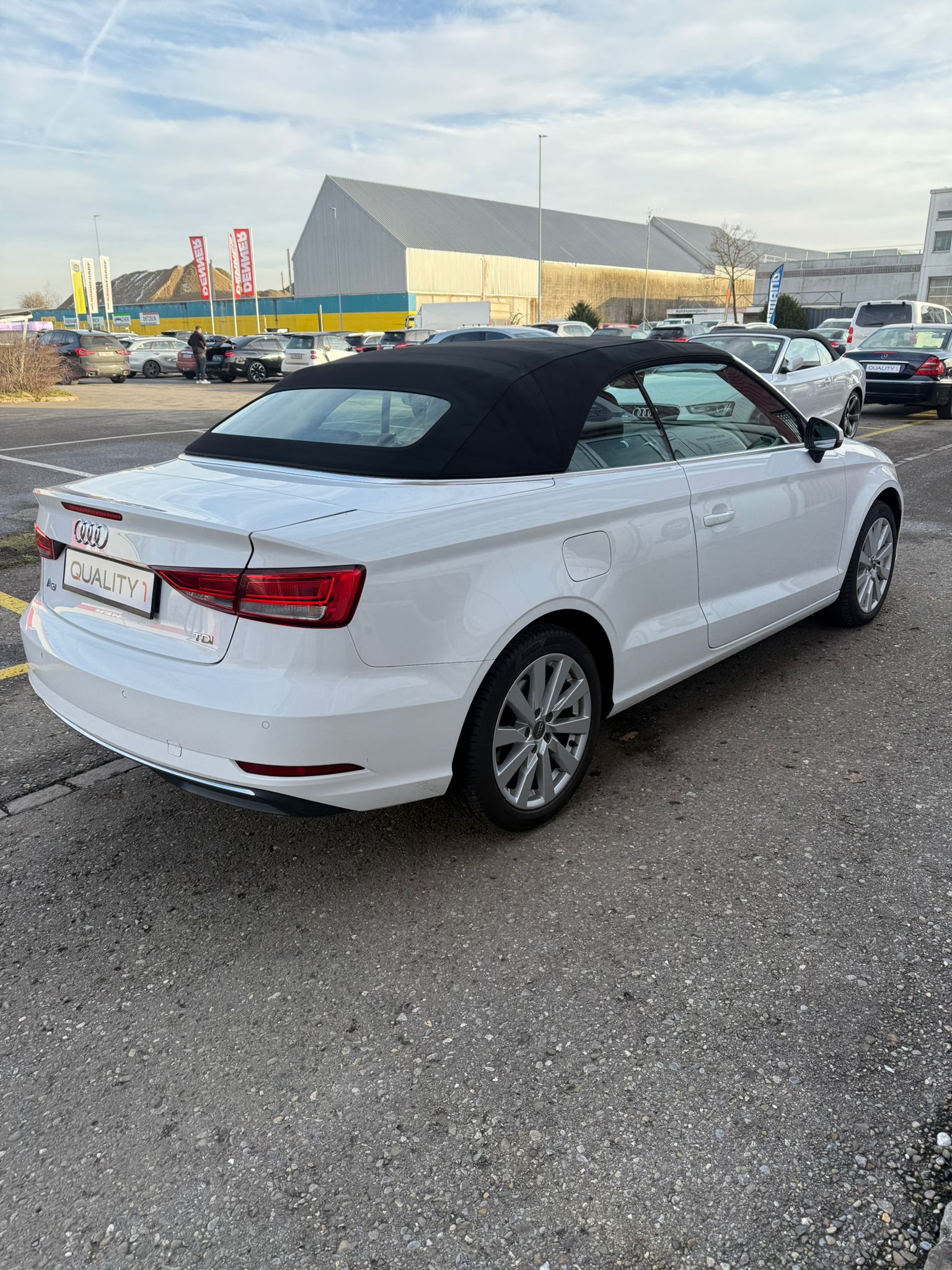 AUDI A3 Cabriolet 1.6 TDI Design-image-7
