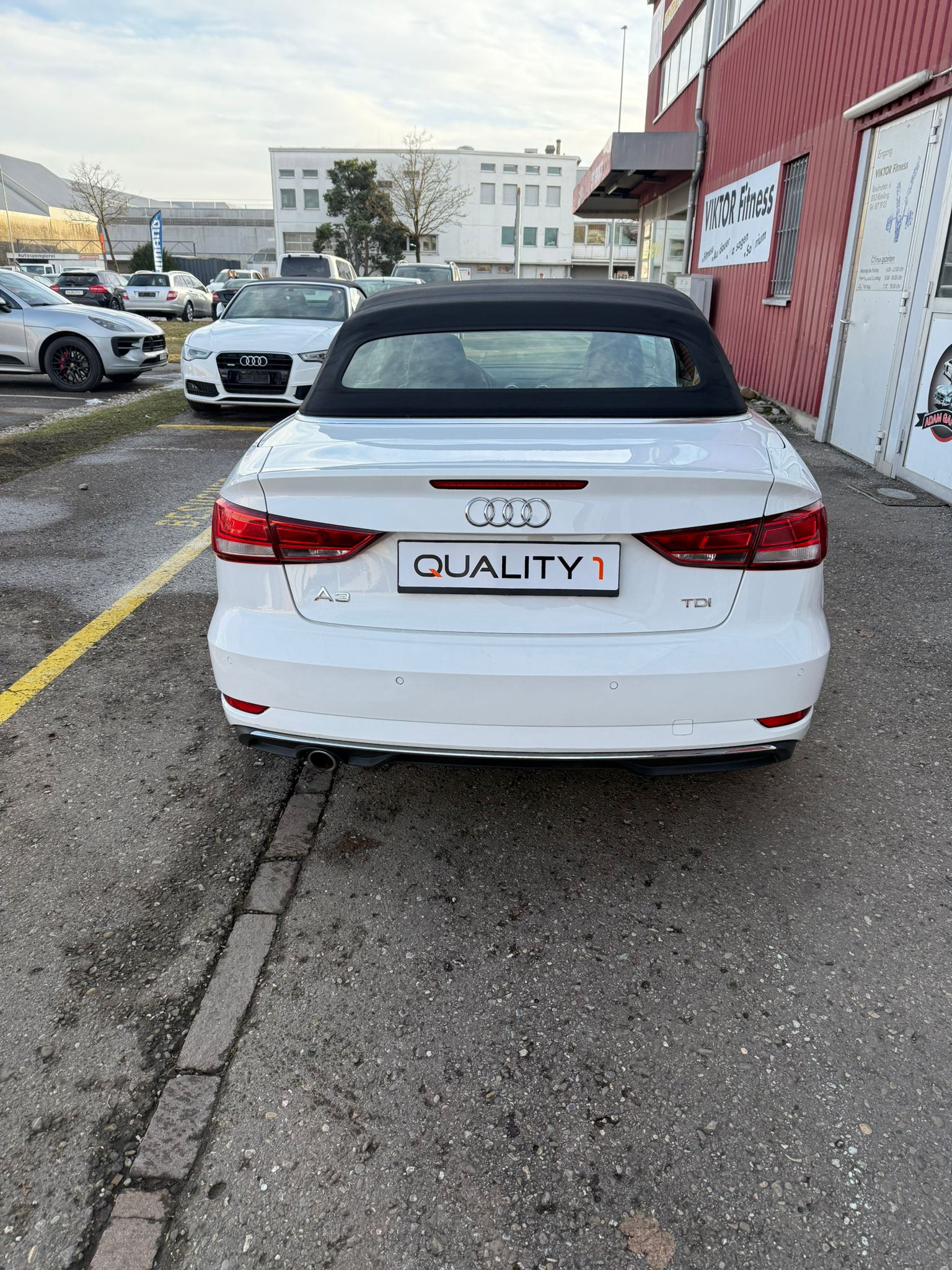AUDI A3 Cabriolet 1.6 TDI Design-image-3