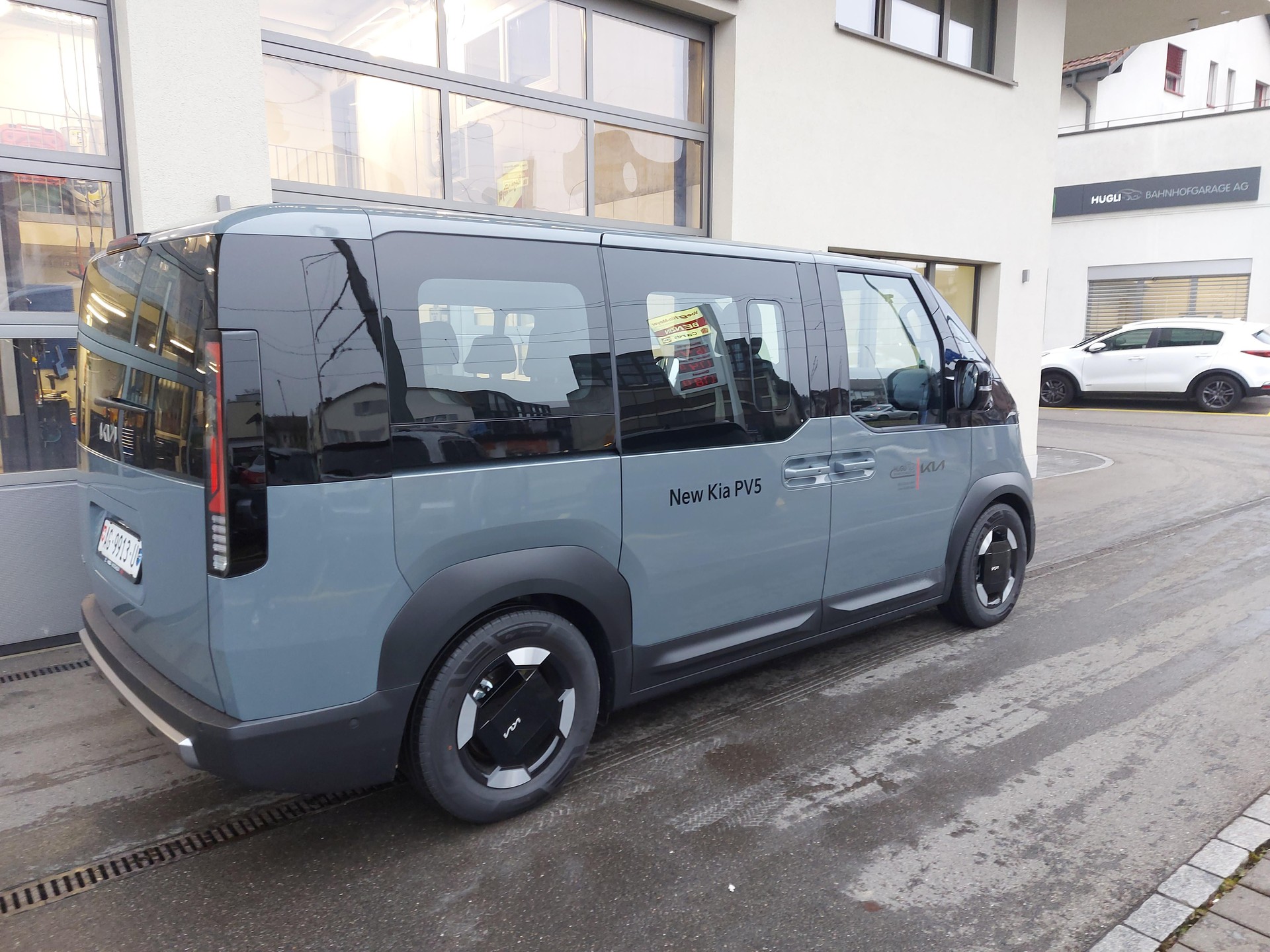 KIA PV5 Passenger 71.2 kWh Elite-image-7