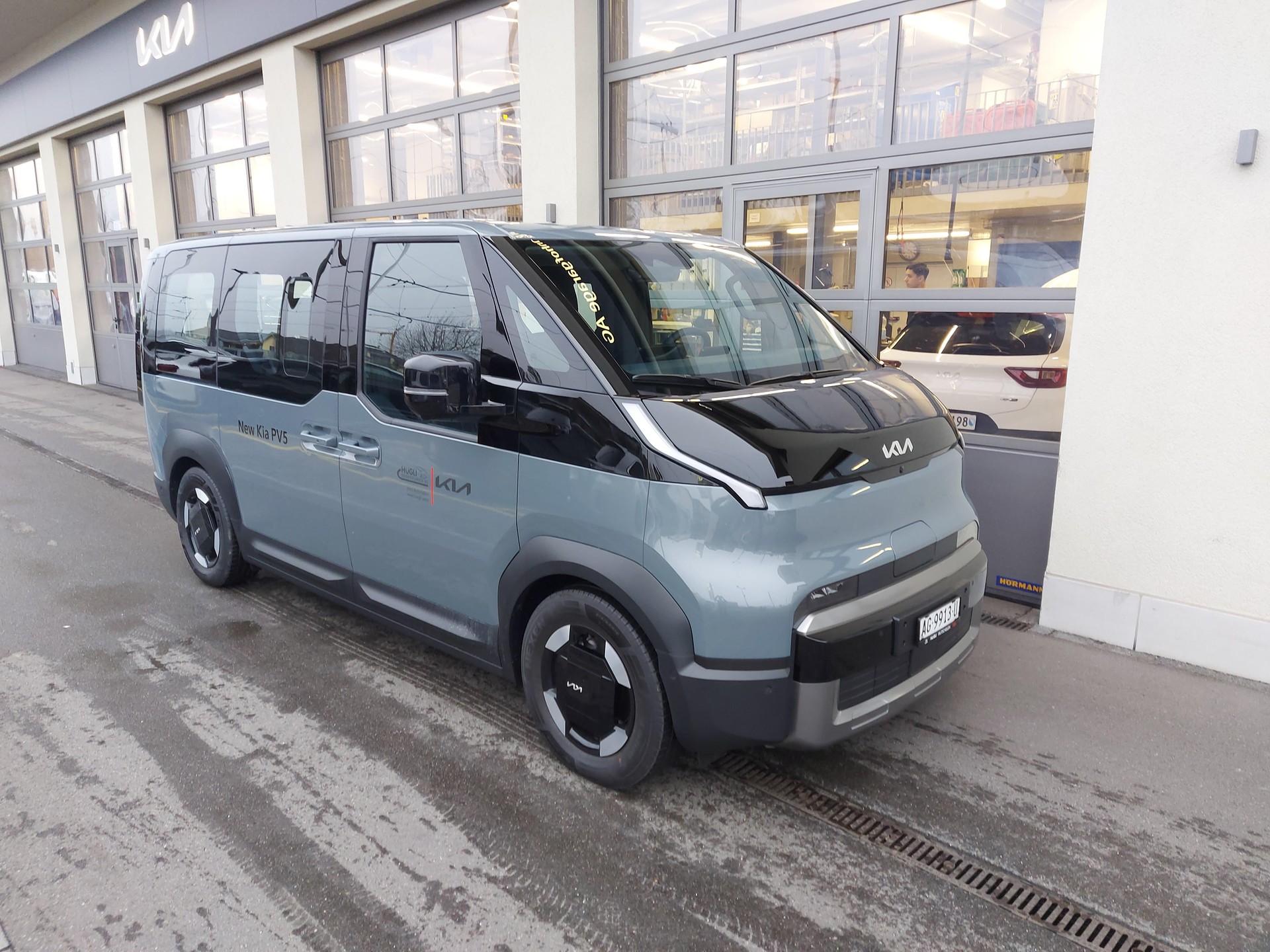 KIA PV5 Passenger 71.2 kWh Elite-image-6
