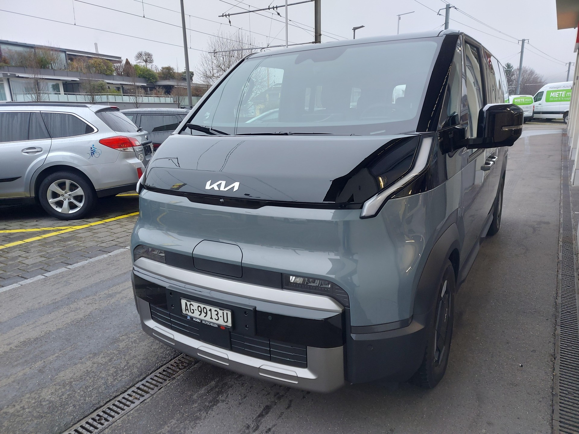 KIA PV5 Passenger 71.2 kWh Elite-image-1