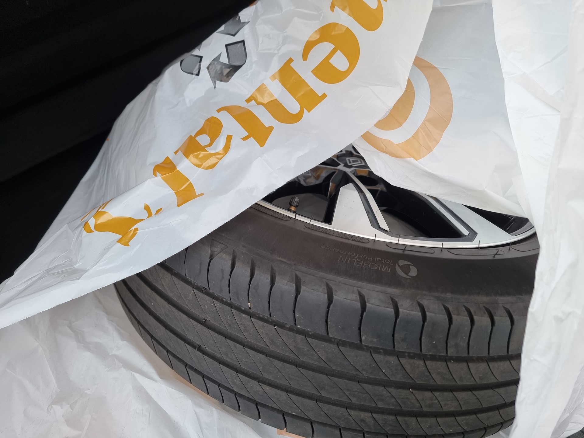 RENAULT Austral 1.3 MHEV 160 Techno A-image-12