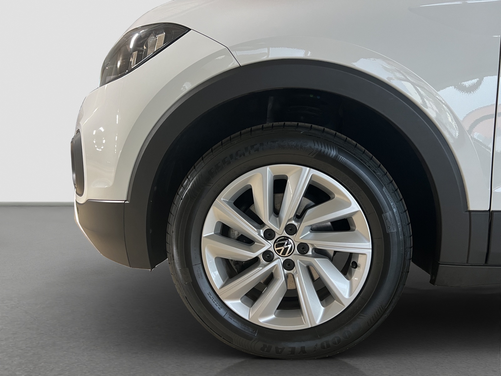 VW T-Cross 1.0 TSI Life-image-4