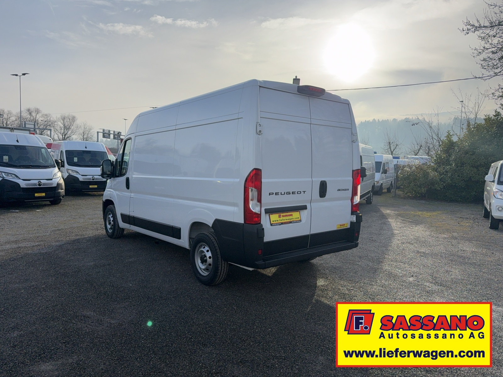 PEUGEOT Boxer 2.2 BlueHDI 140 L2H2 neues Interieur-image-7