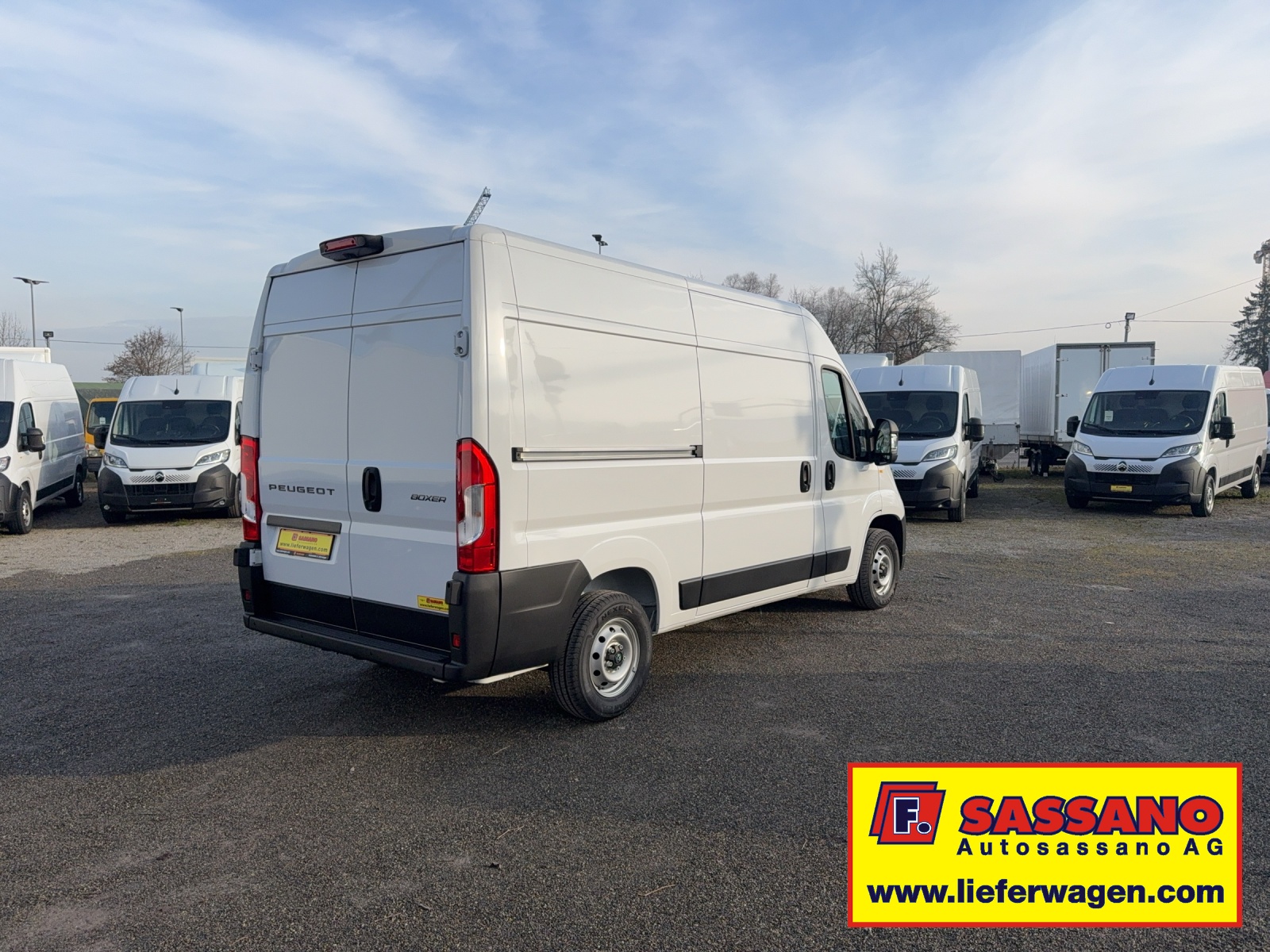 PEUGEOT Boxer 2.2 BlueHDI 140 L2H2 neues Interieur-image-6