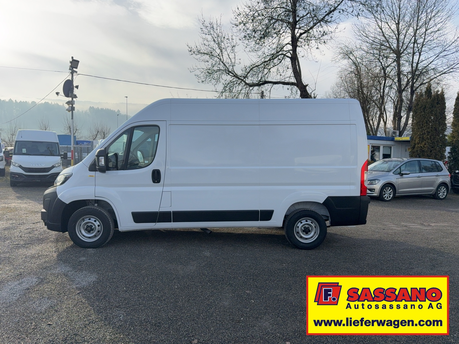PEUGEOT Boxer 2.2 BlueHDI 140 L2H2 neues Interieur-image-4