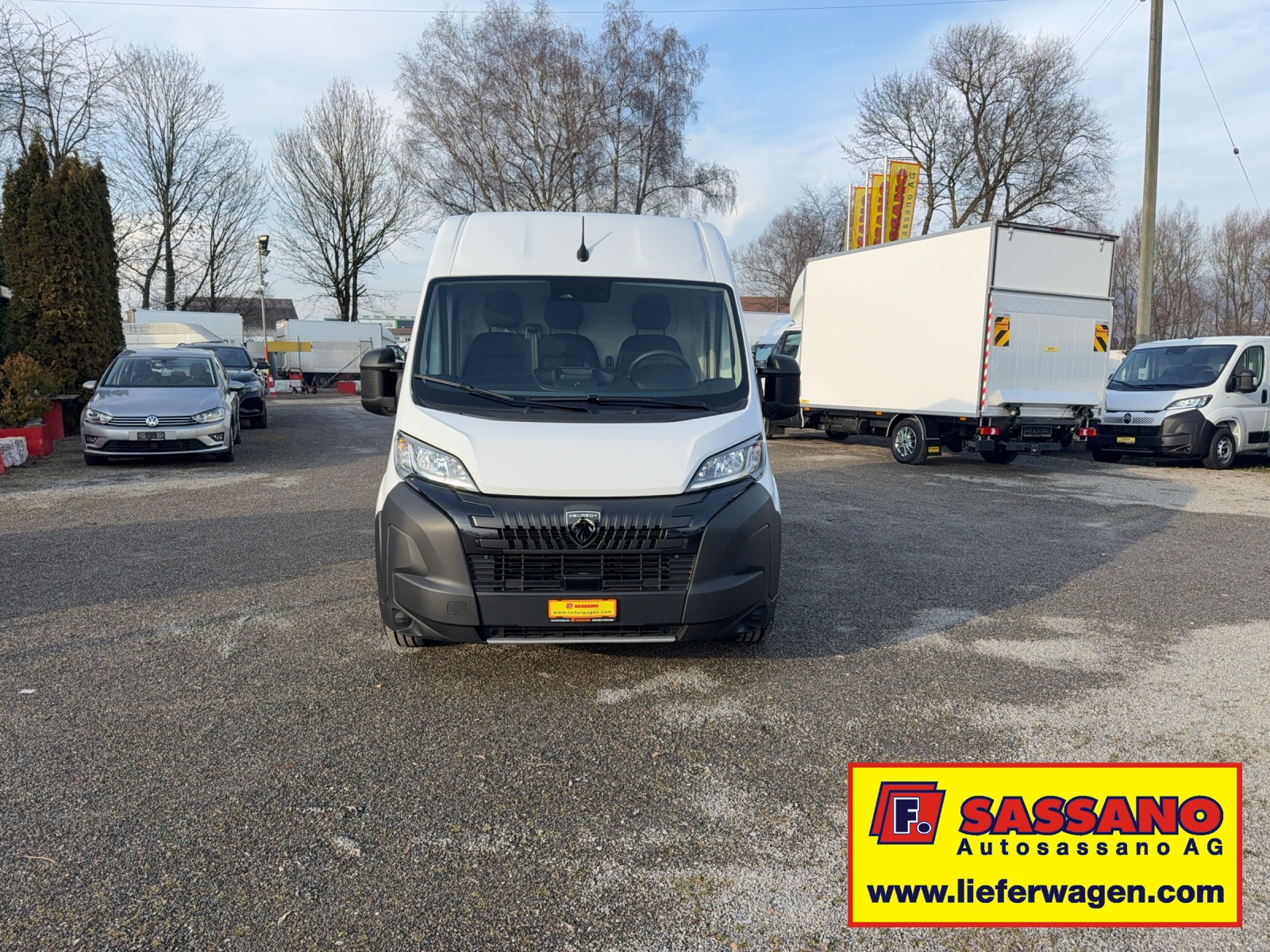 PEUGEOT Boxer 2.2 BlueHDI 140 L2H2 neues Interieur-image-10