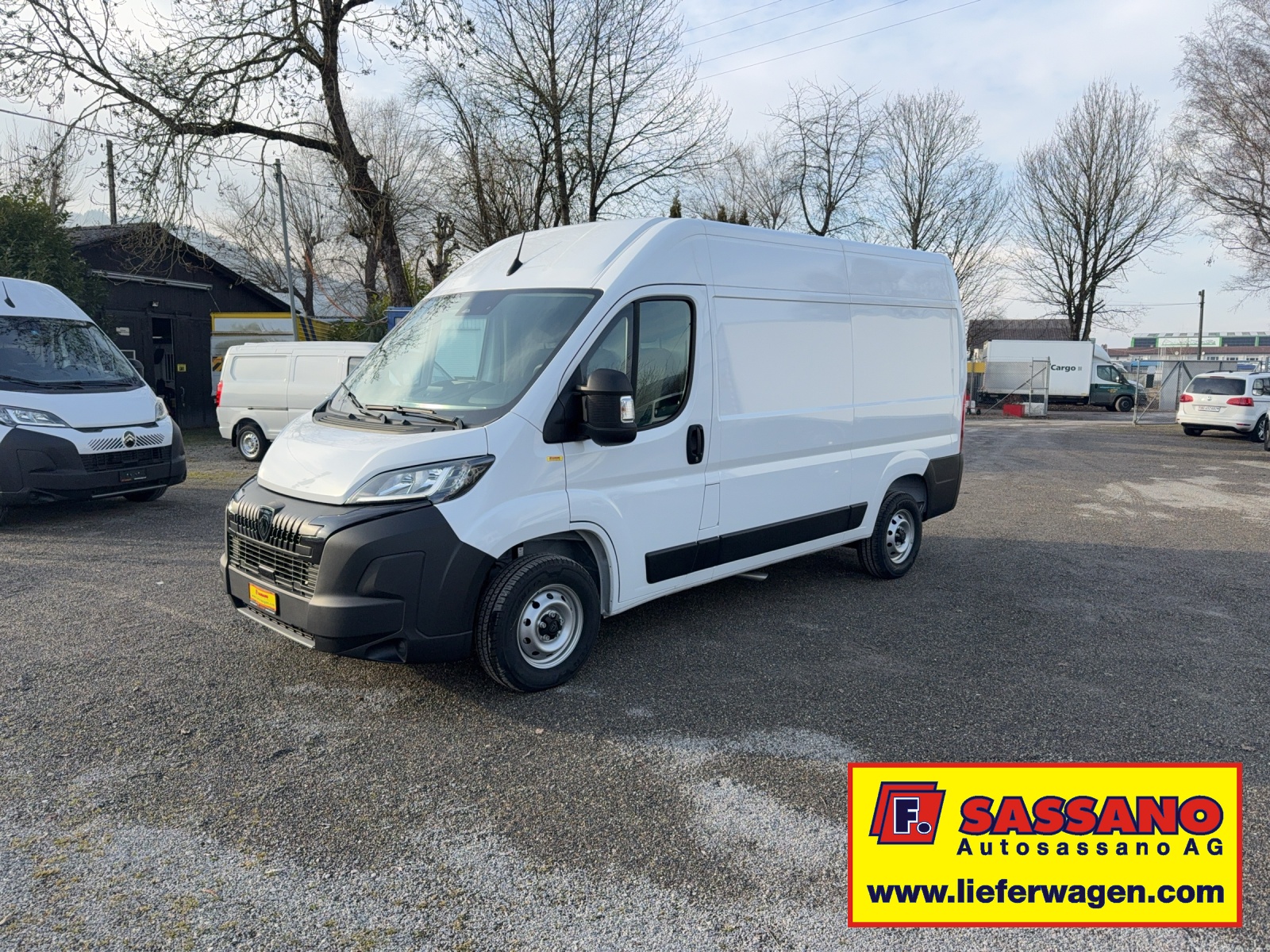 PEUGEOT Boxer 2.2 BlueHDI 140 L2H2 neues Interieur-image-3