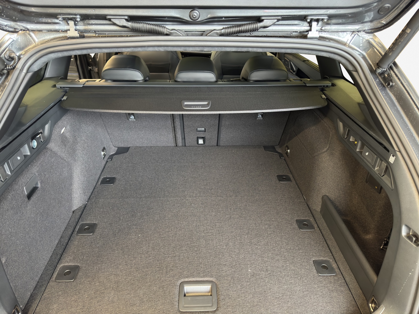 VW Passat Variant 2.0 TDI evo R-Line 4 Motion DSG-image-12