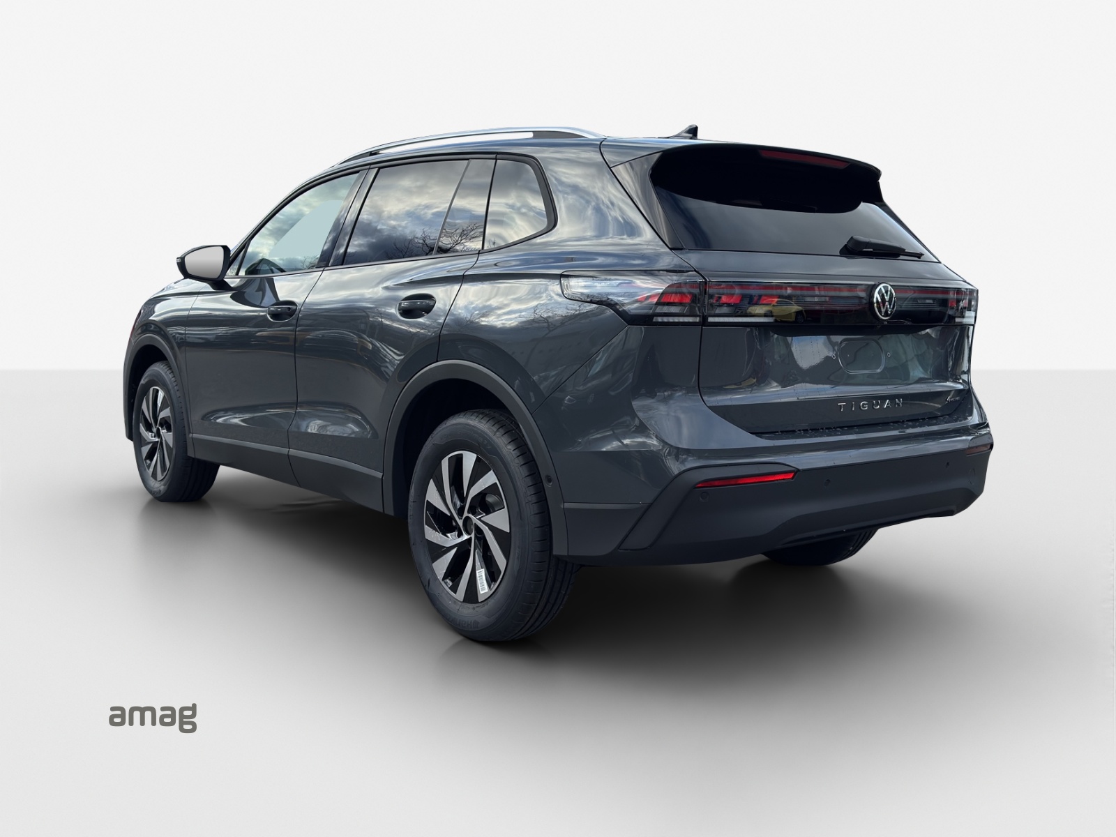 VW Tiguan 2.0 TSI DSG United 4Motion-image-2