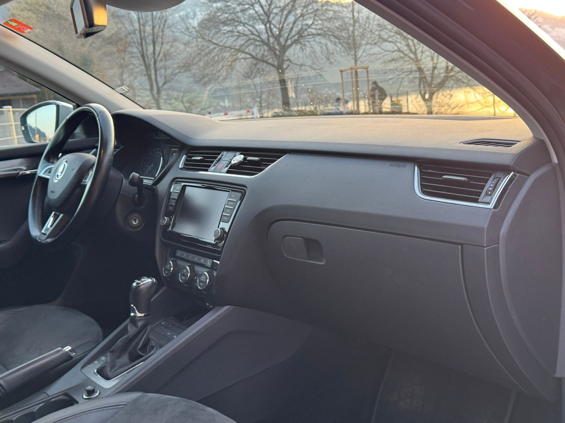 SKODA Octavia Combi 2.0 TDI Scout 4x4 DSG-image-13