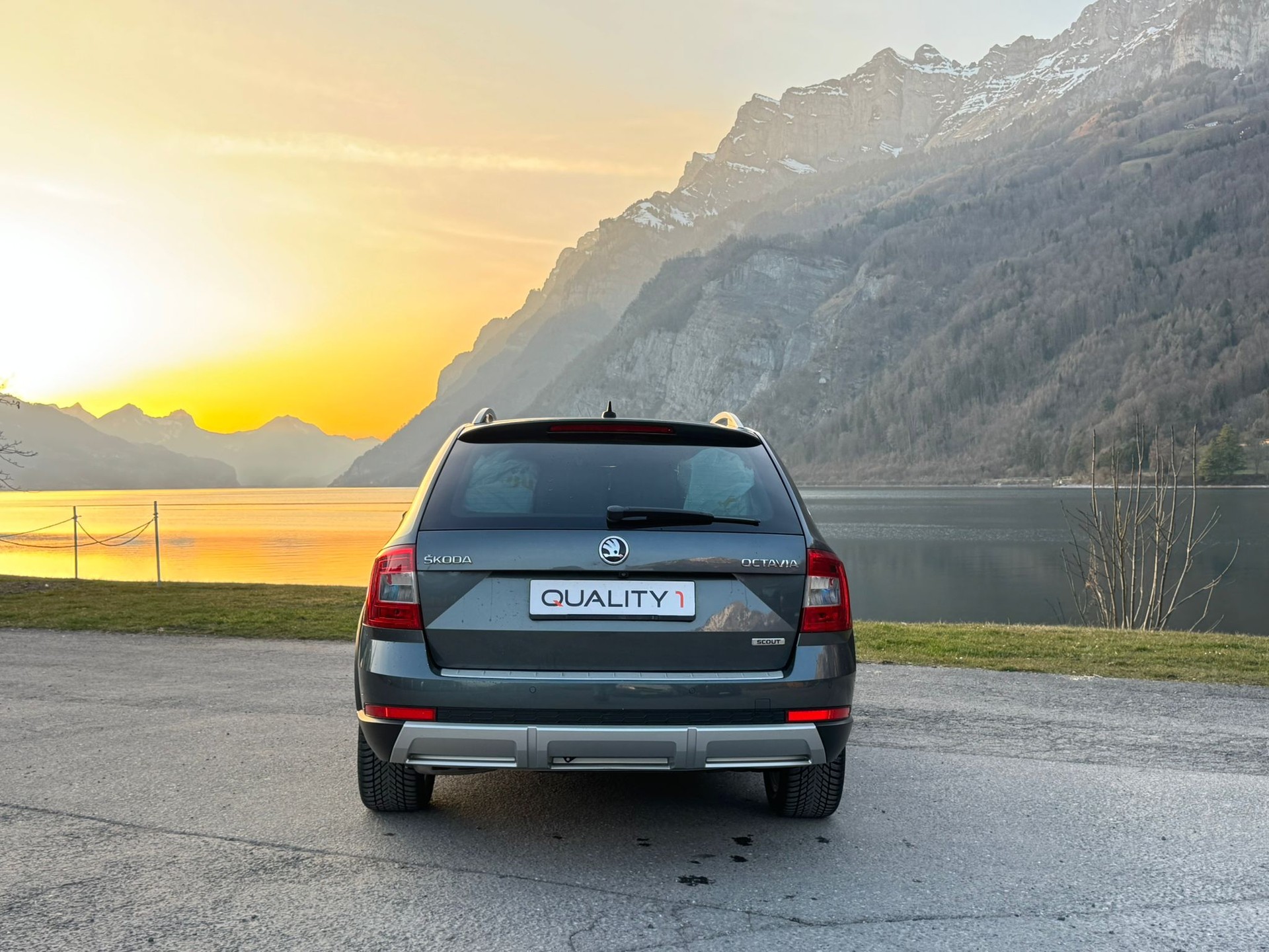 SKODA Octavia Combi 2.0 TDI Scout 4x4 DSG-image-7