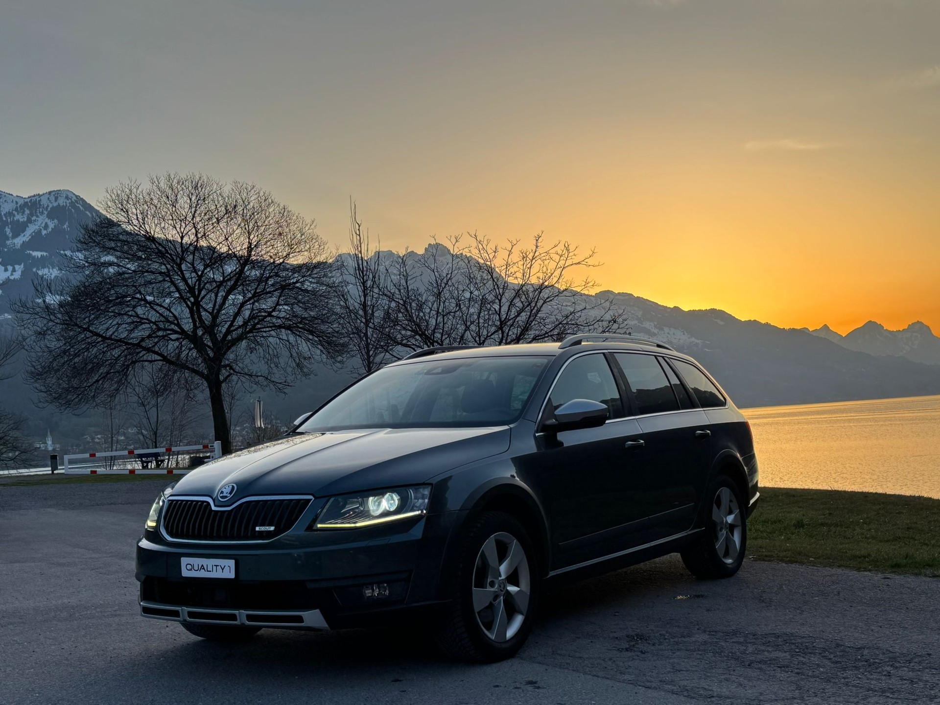 SKODA Octavia Combi 2.0 TDI Scout 4x4 DSG-image-2