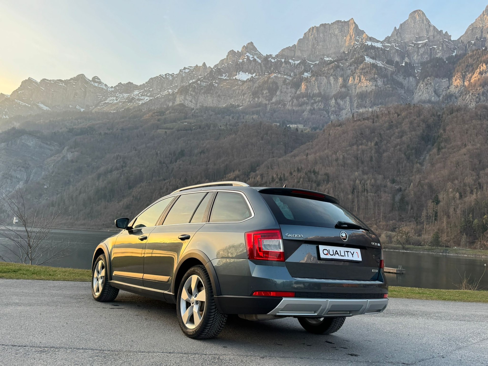 SKODA Octavia Combi 2.0 TDI Scout 4x4 DSG-image-6