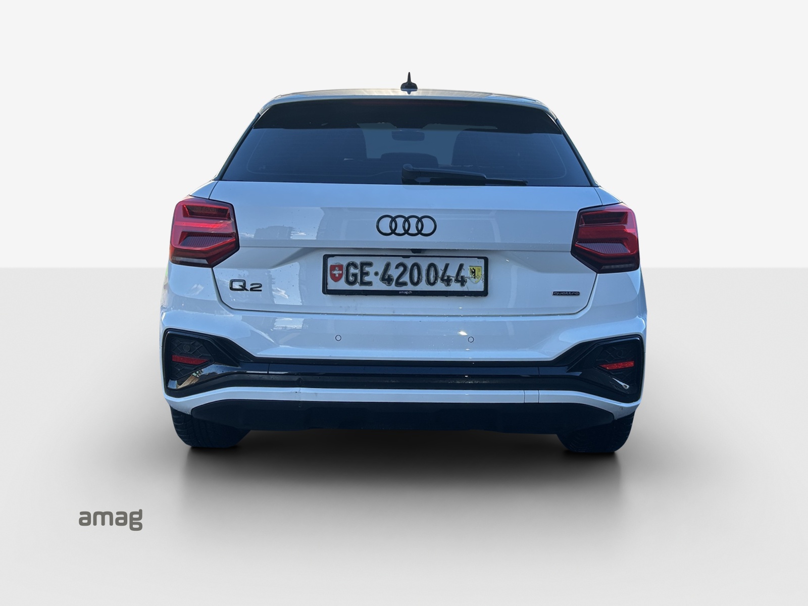 AUDI Q2 40 TFSI S line Attraction quattro S-tronic-image-3