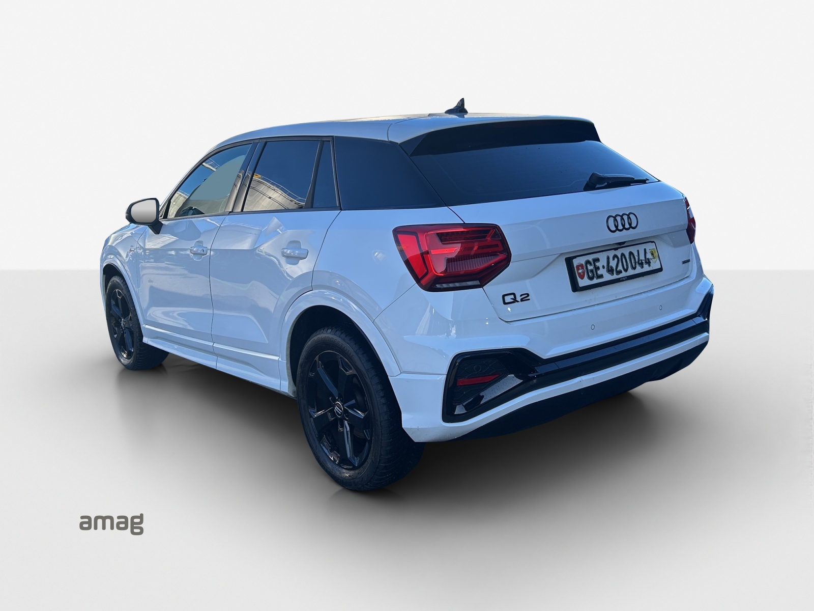 AUDI Q2 40 TFSI S line Attraction quattro S-tronic-image-2