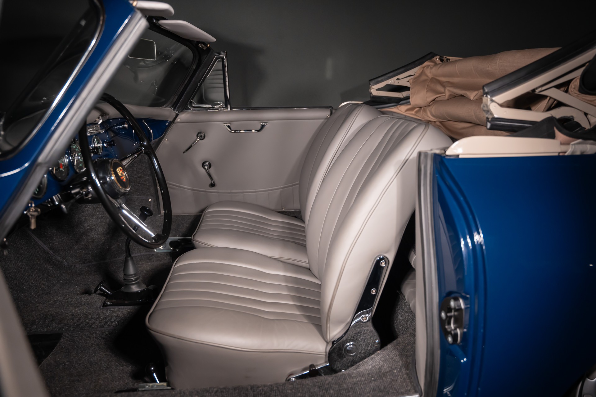 PORSCHE 356 BT6 Cabriolet-image-13