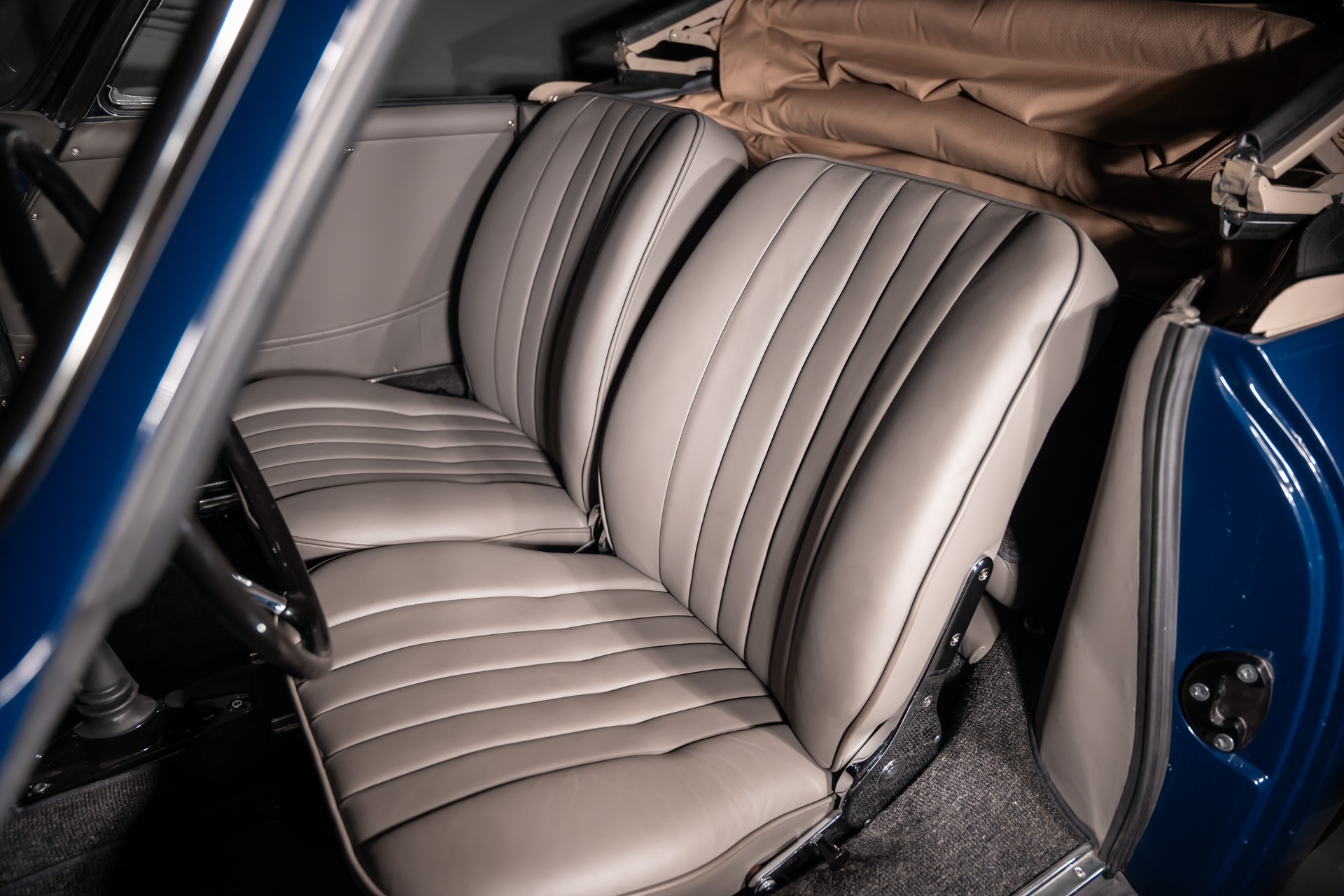 PORSCHE 356 BT6 Cabriolet-image-14