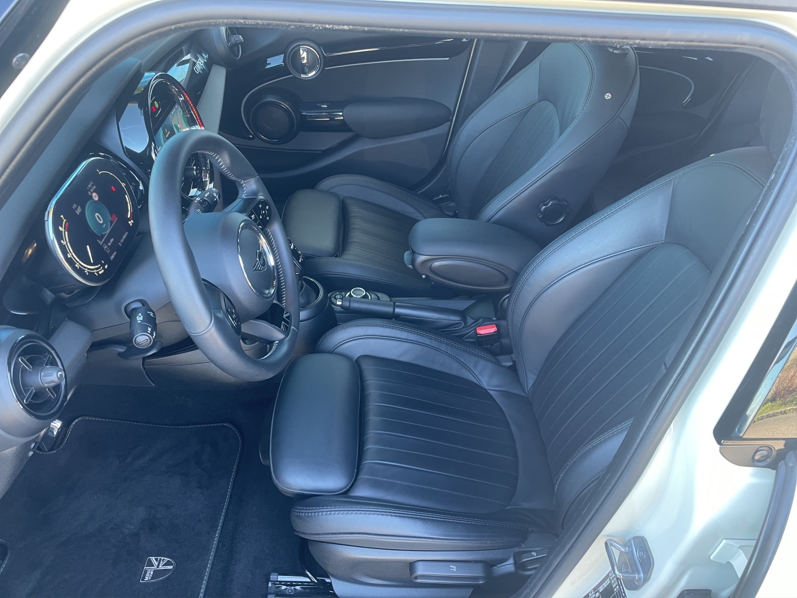 MINI Cooper Camden EditioDKG-image-9