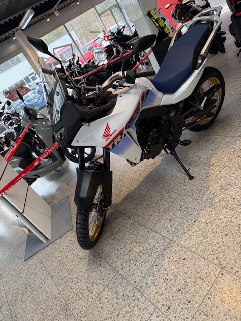 HONDA XL 750-showroom-element-1