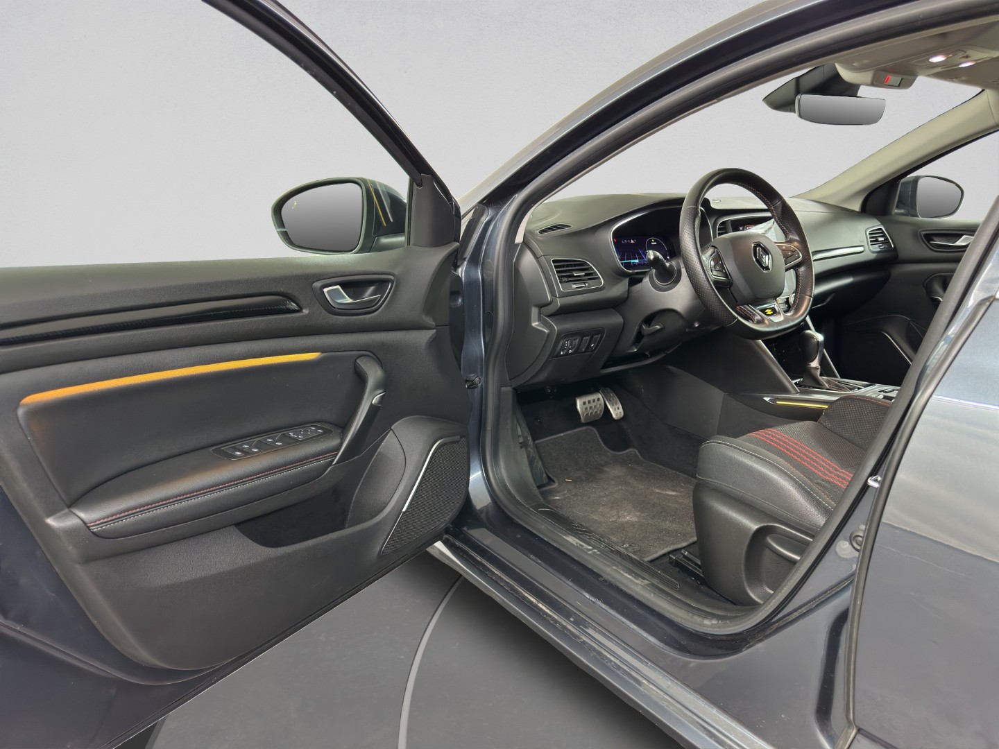RENAULT Mégane Grandtour 1.6 E-Tech R.S. Line-image-9