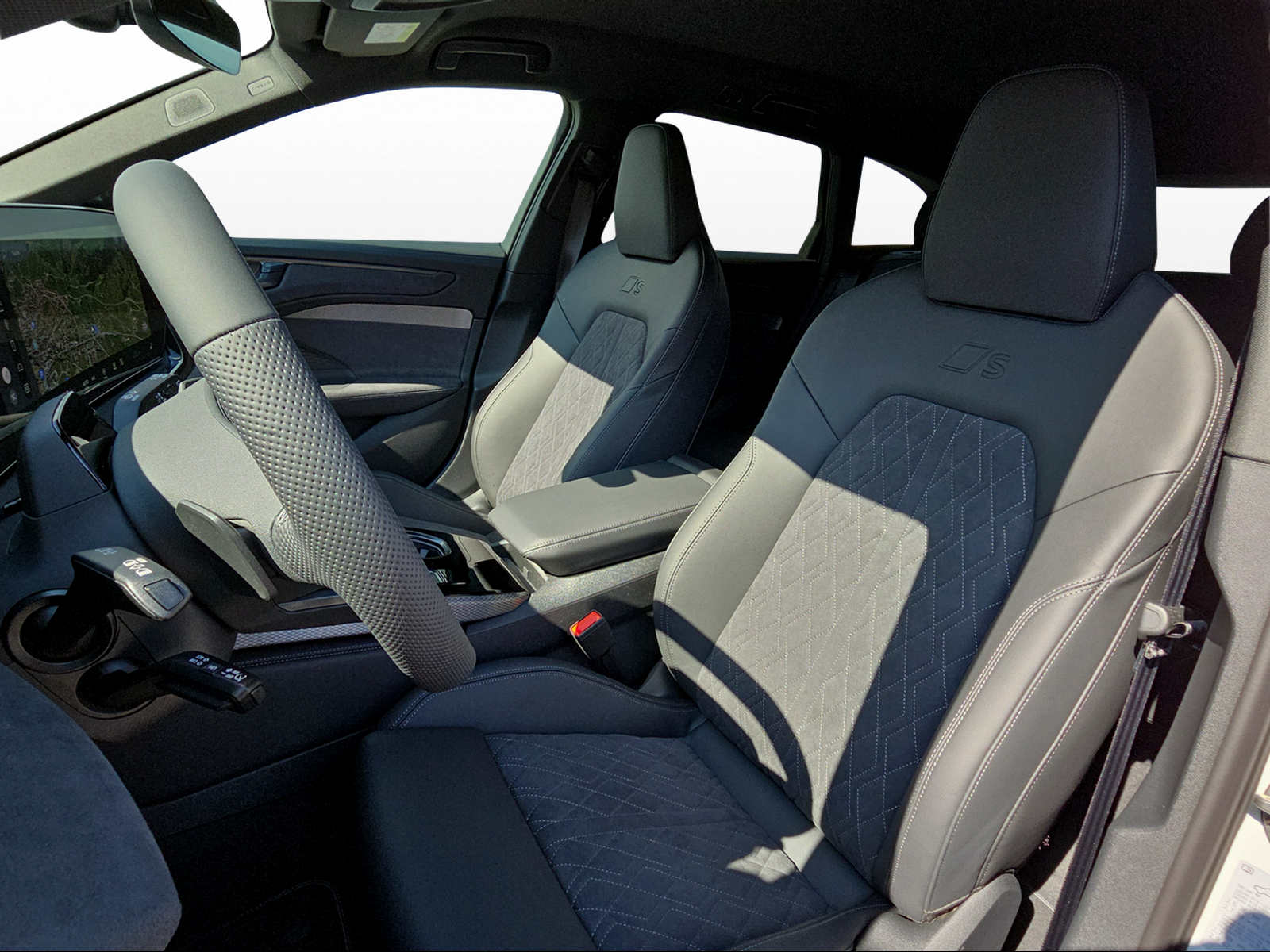 AUDI A6 Avant TDI quattro 150 kW S tronic-image-7
