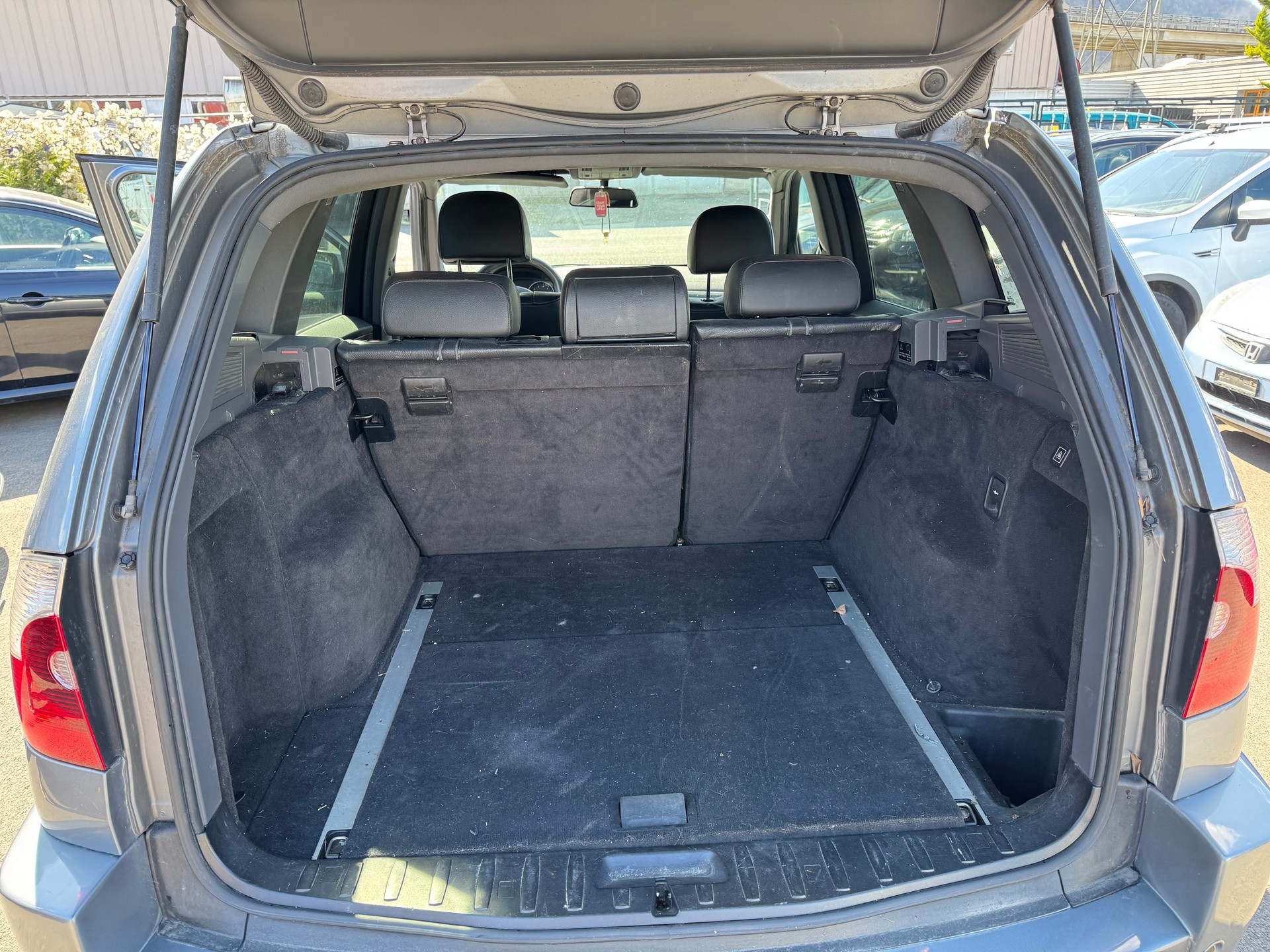 BMW X3 2.5i-image-9