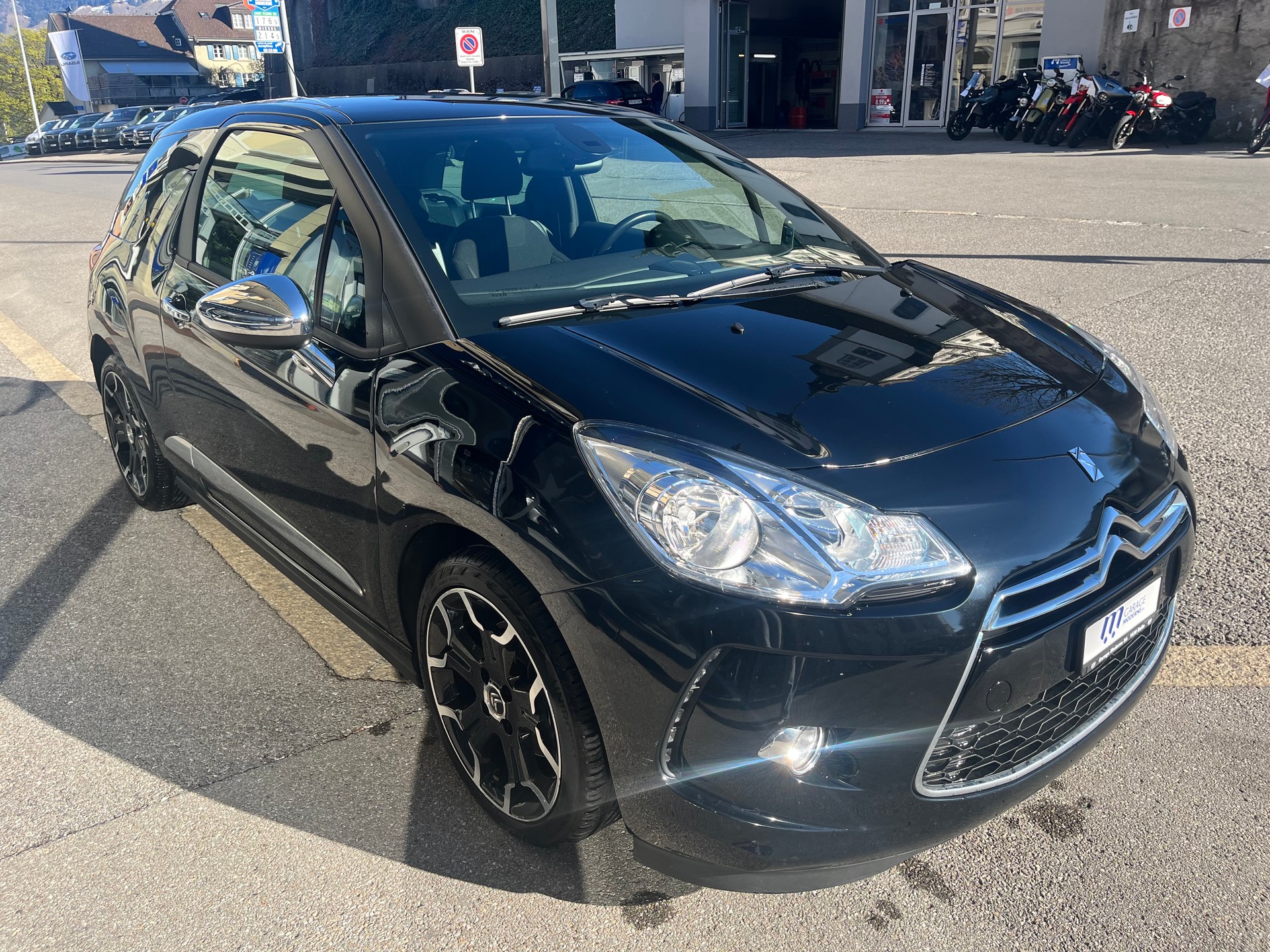 DS AUTOMOBILES DS3 1.6 THP Faubourg Addict-showroom-element-3
