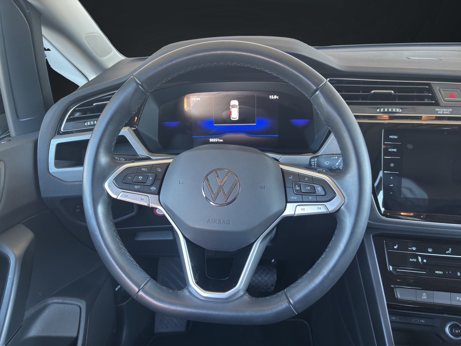 VW Touran 2.0 TDI SCR Comfortline DSG-image-9