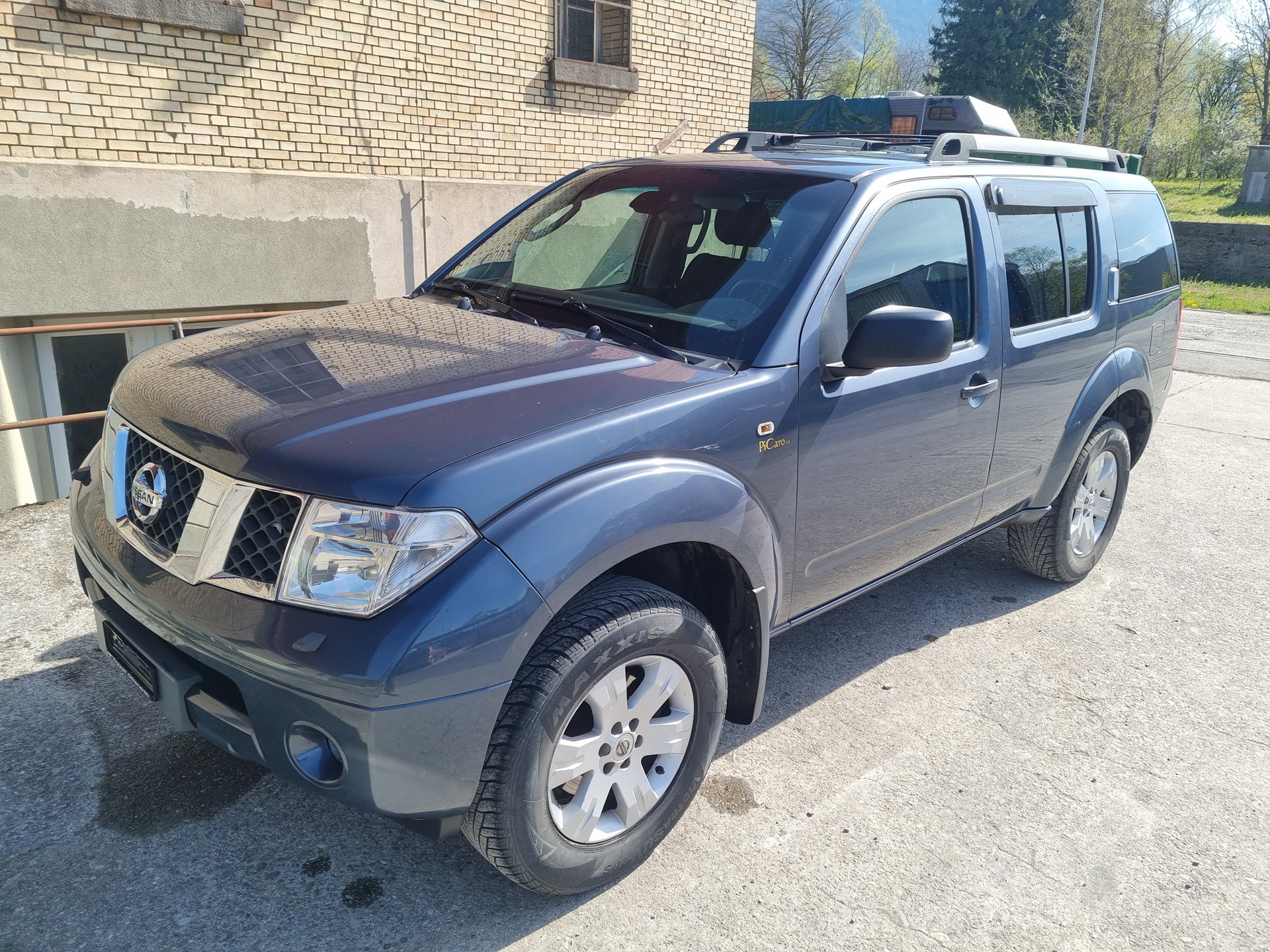 NISSAN Pathfinder 2.5 dCi LE