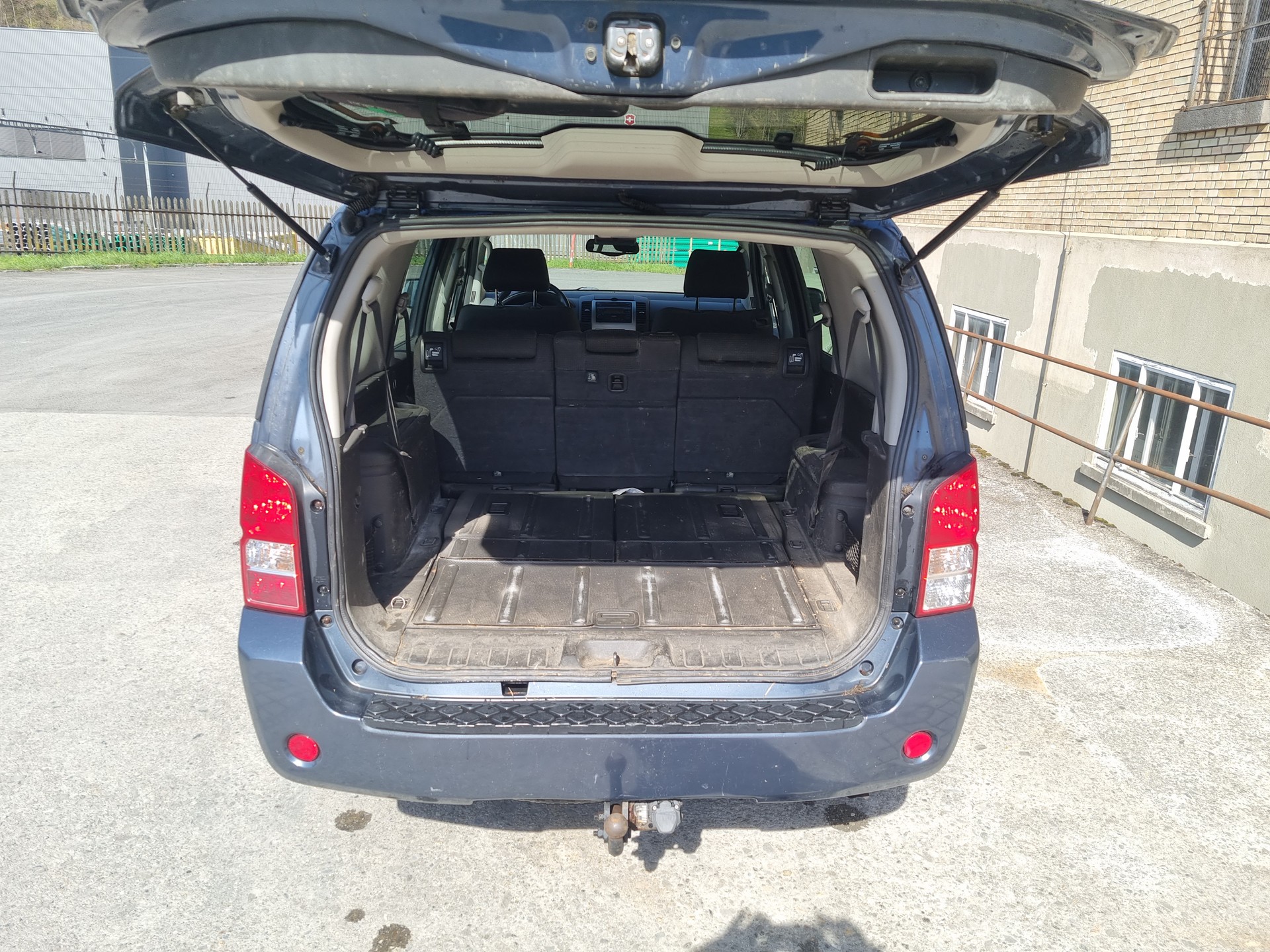 NISSAN Pathfinder 2.5 dCi LE-image-6