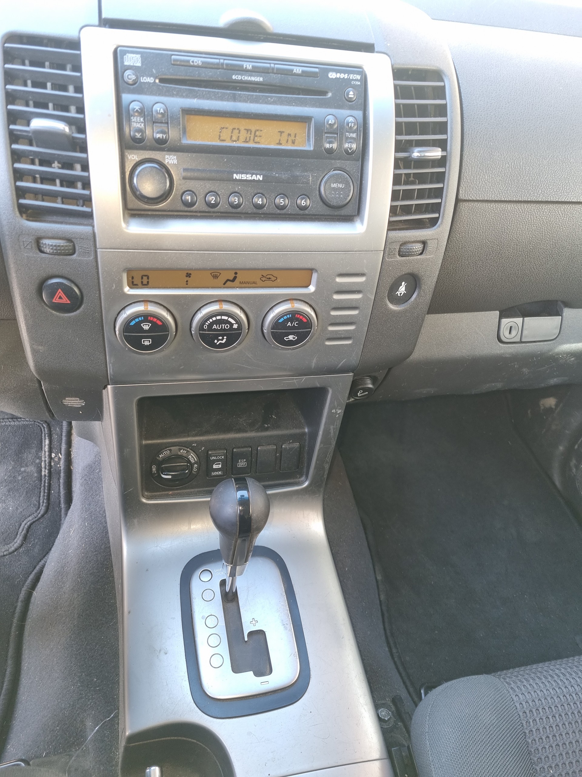NISSAN Pathfinder 2.5 dCi LE-image-12
