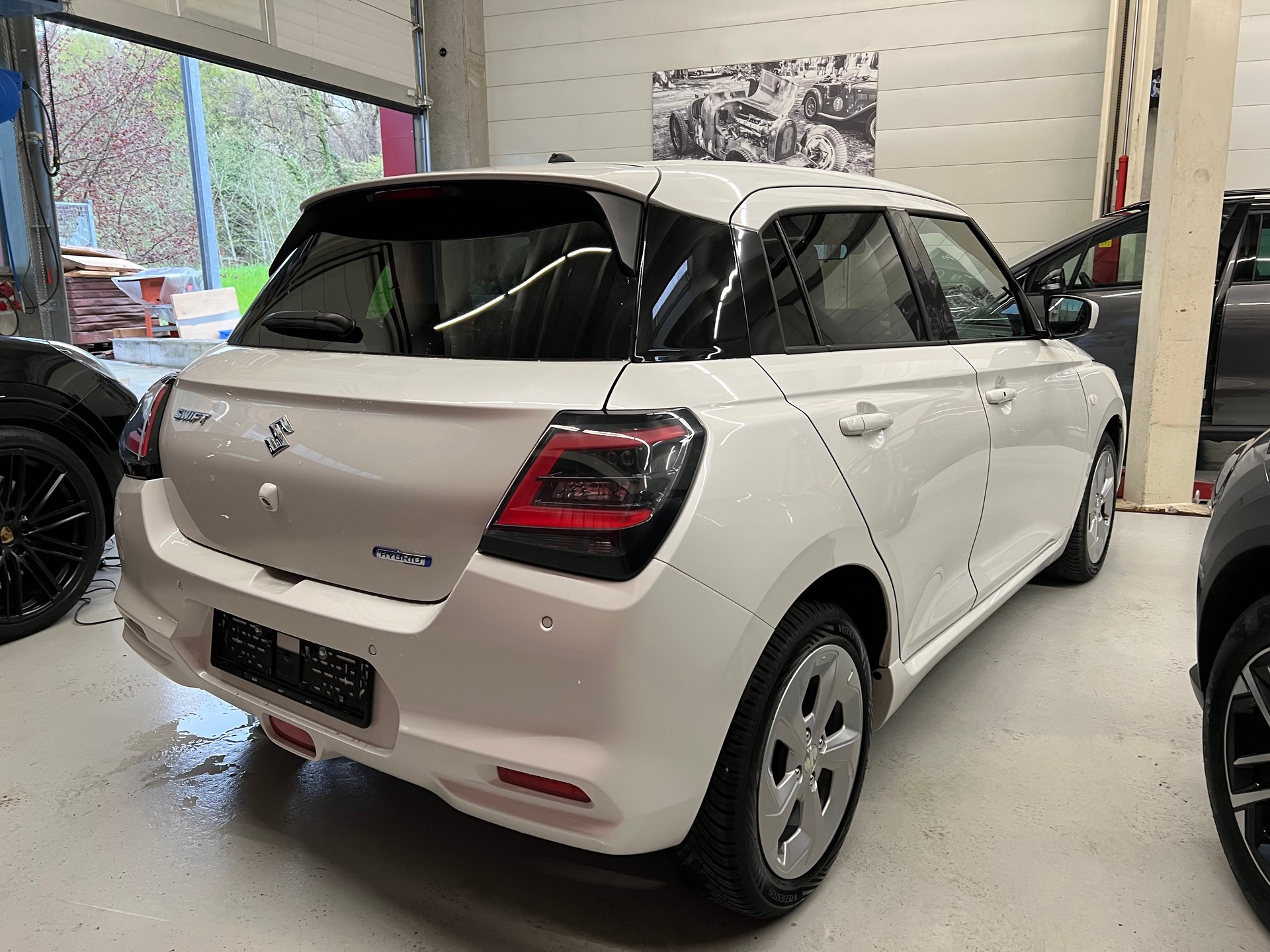 SUZUKI Swift 1.2 1st Edition Hybrid-image-3