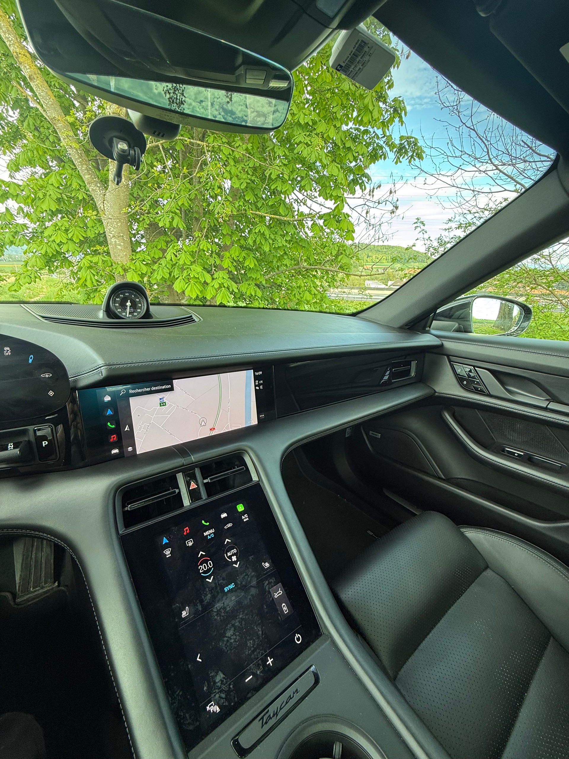 PORSCHE Taycan 4S-image-4