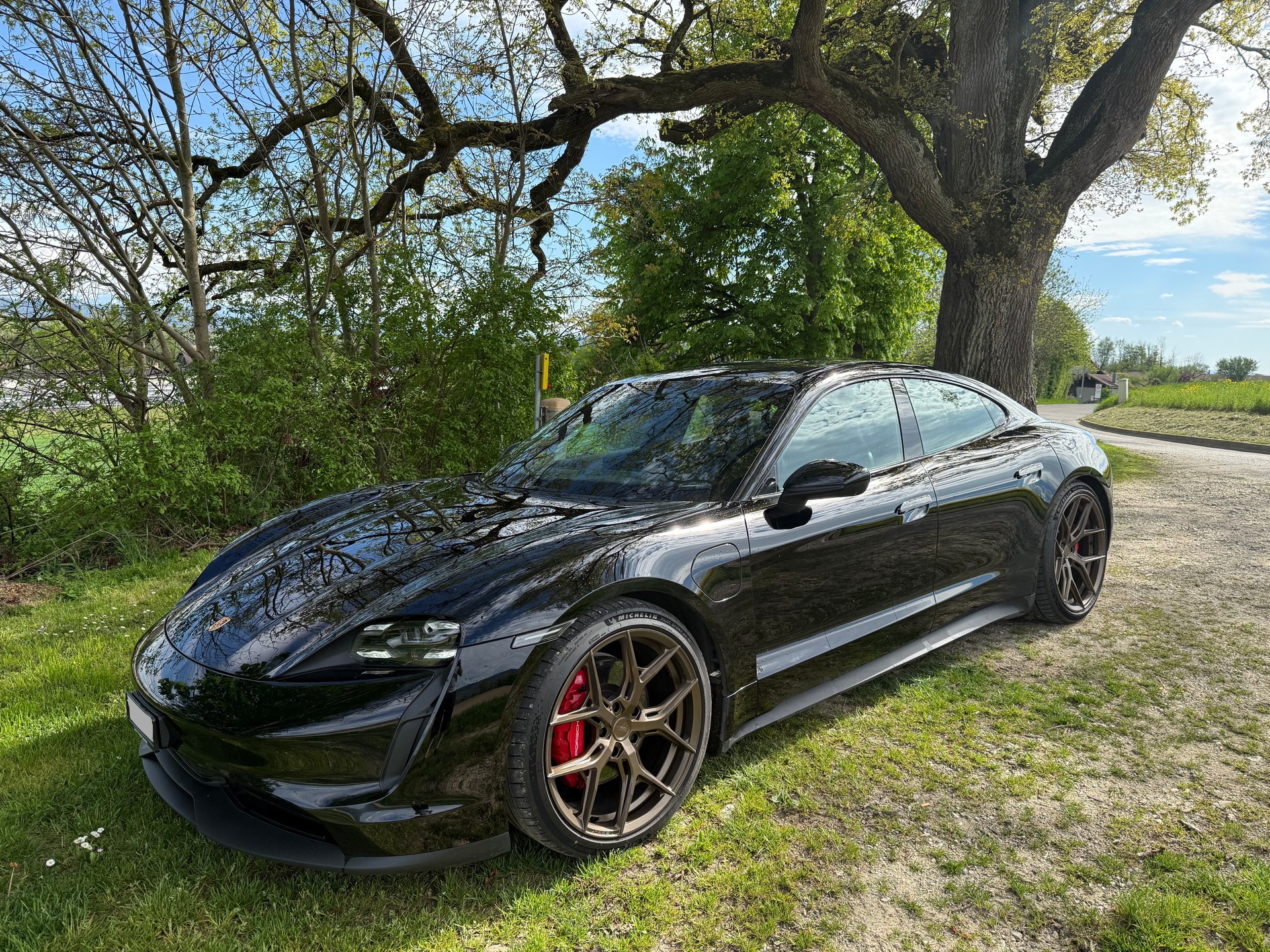 PORSCHE Taycan 4S-image-1