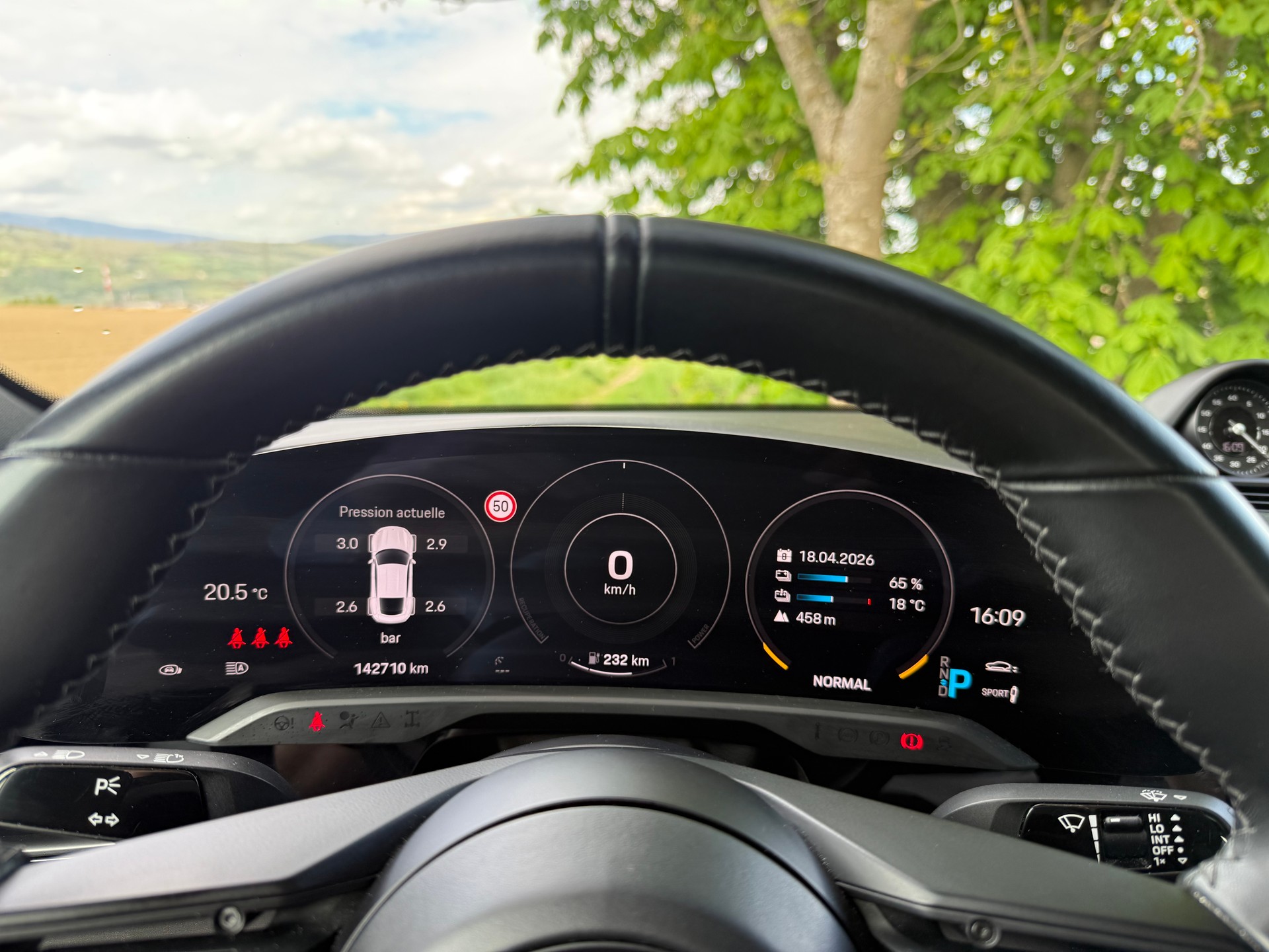 PORSCHE Taycan 4S-image-3