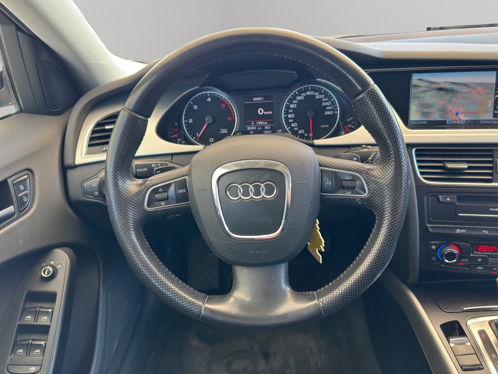 AUDI A4 Avant 2.0 TDI multitronic-image-16