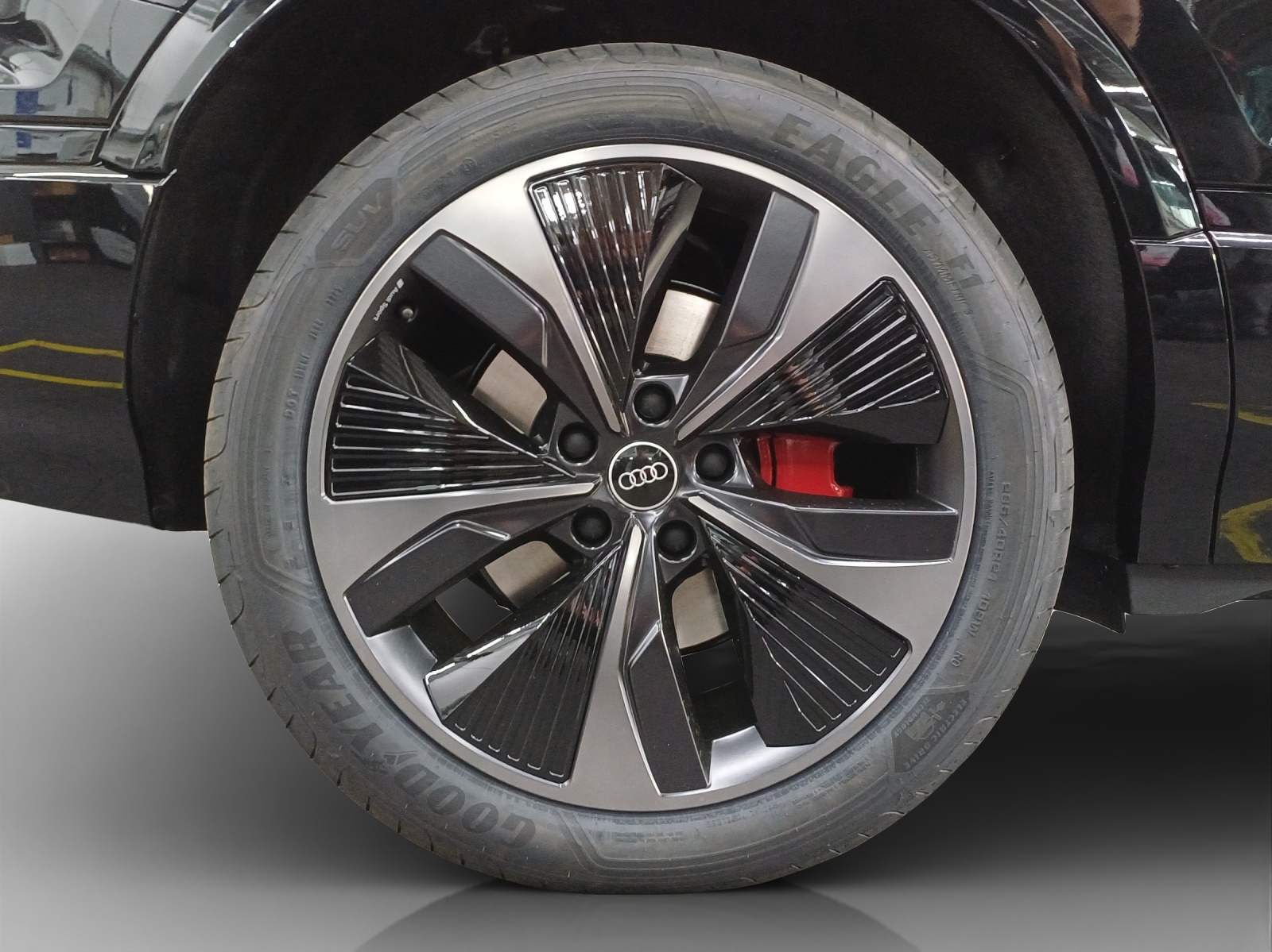 AUDI Q6 Sportback e-tron quattro-image-15
