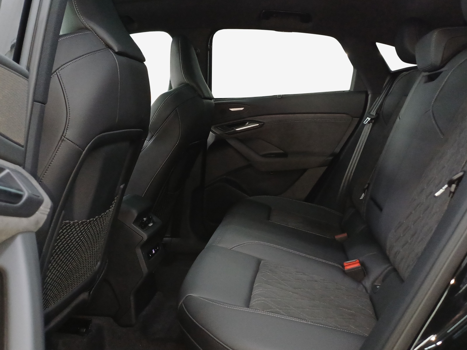 AUDI Q6 Sportback e-tron quattro-image-11