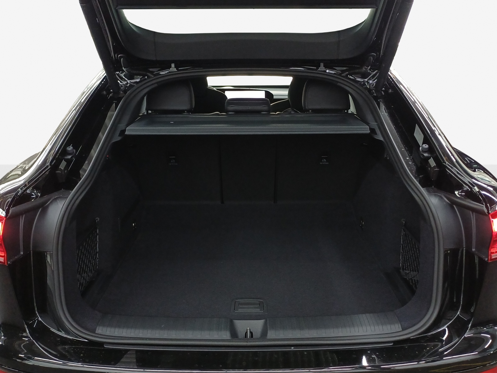 AUDI Q6 Sportback e-tron quattro-image-12