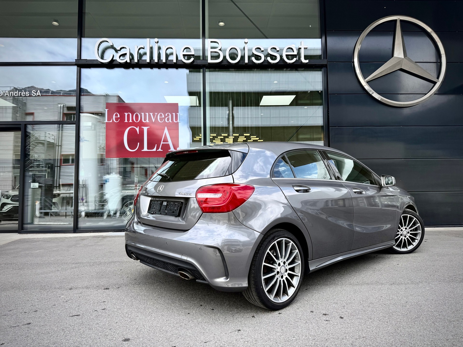 MERCEDES-BENZ A 220 AMG Line 4Matic 7G-DCT-image-1